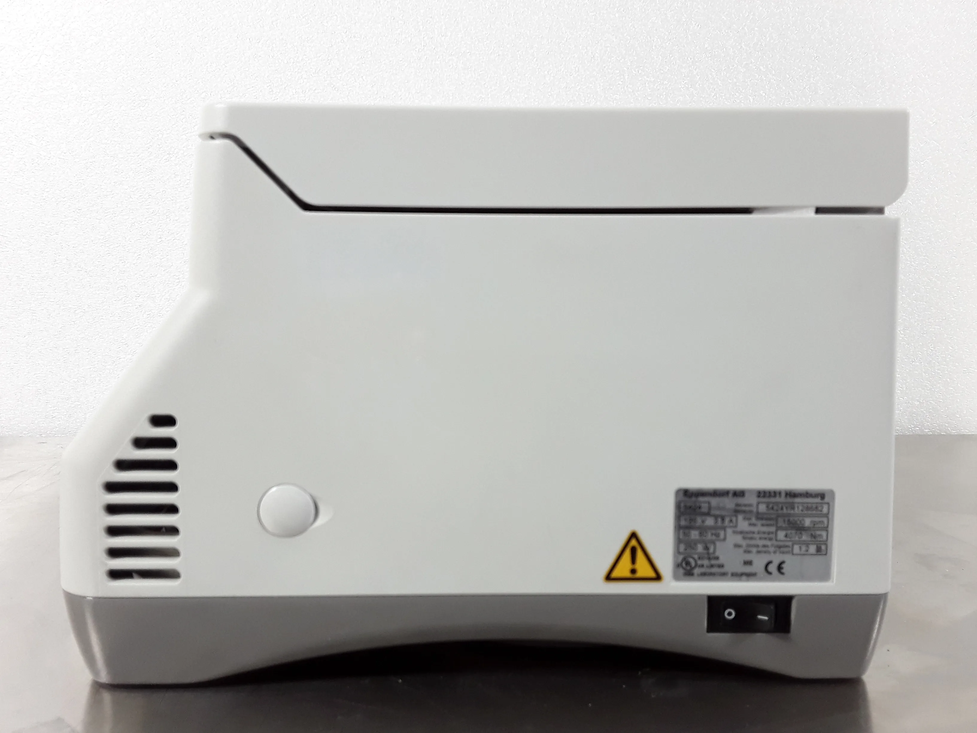 Eppendorf 5424 Benchtop Centrifuge | Used Lab Equipment