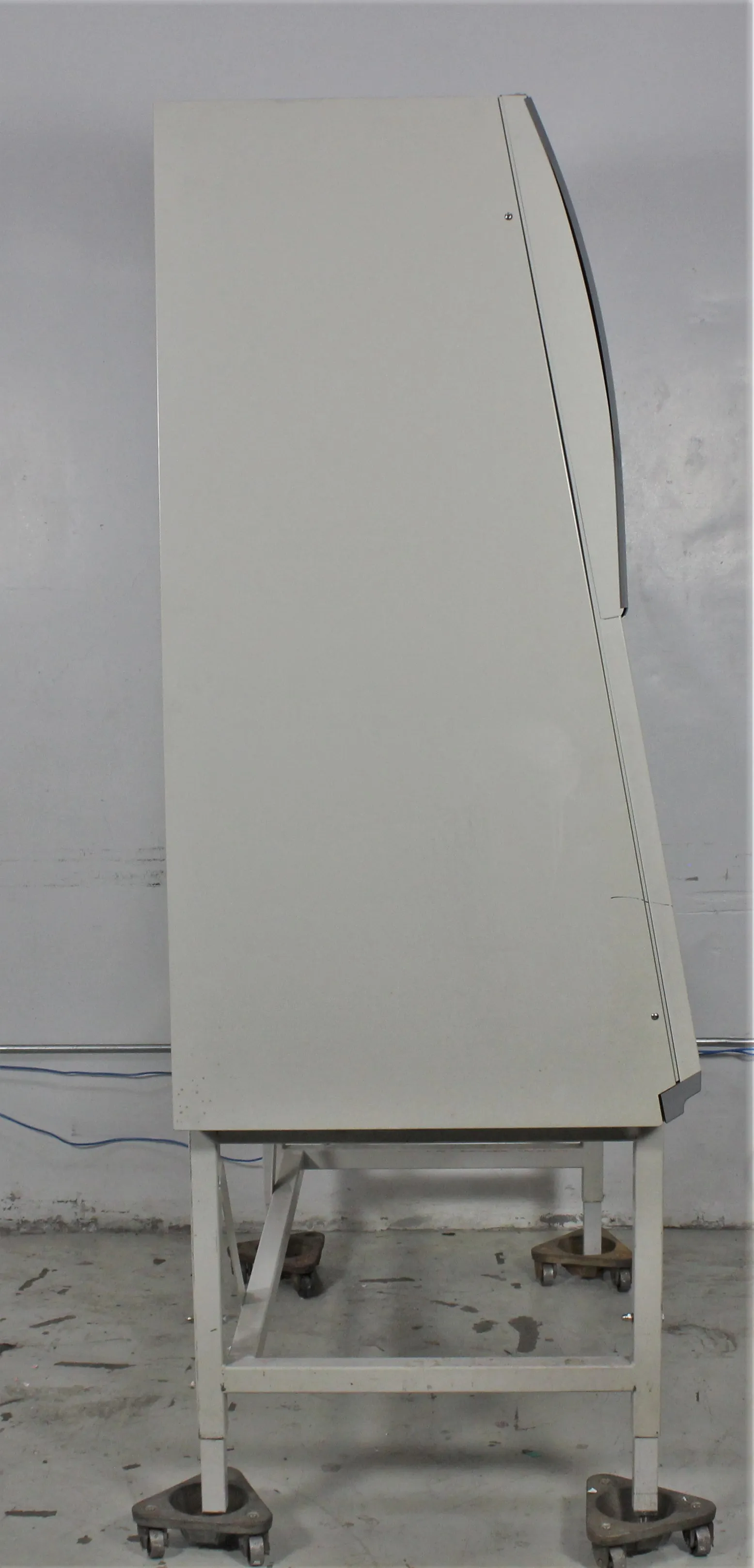 Labconco 3440009 - Biosafety Cabinet - Used Glassware Chemical Lab Equipment 120V/220V 50Hz/60Hz