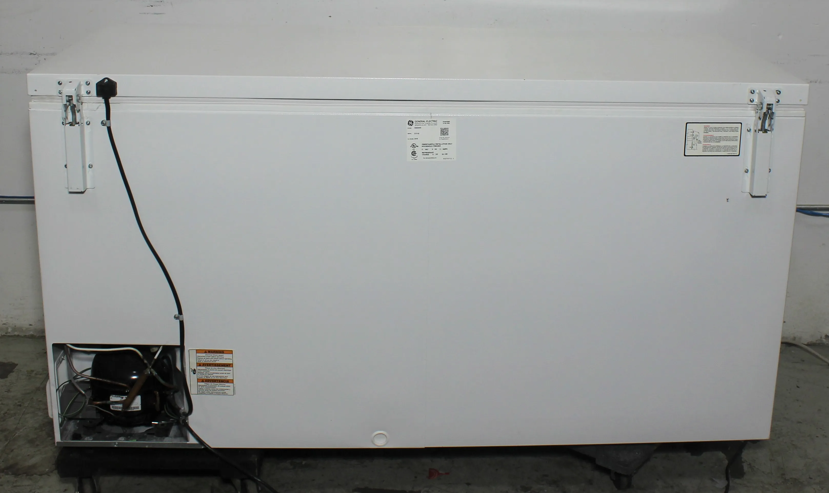 General Electric / GE FCM22DHWW Freezer