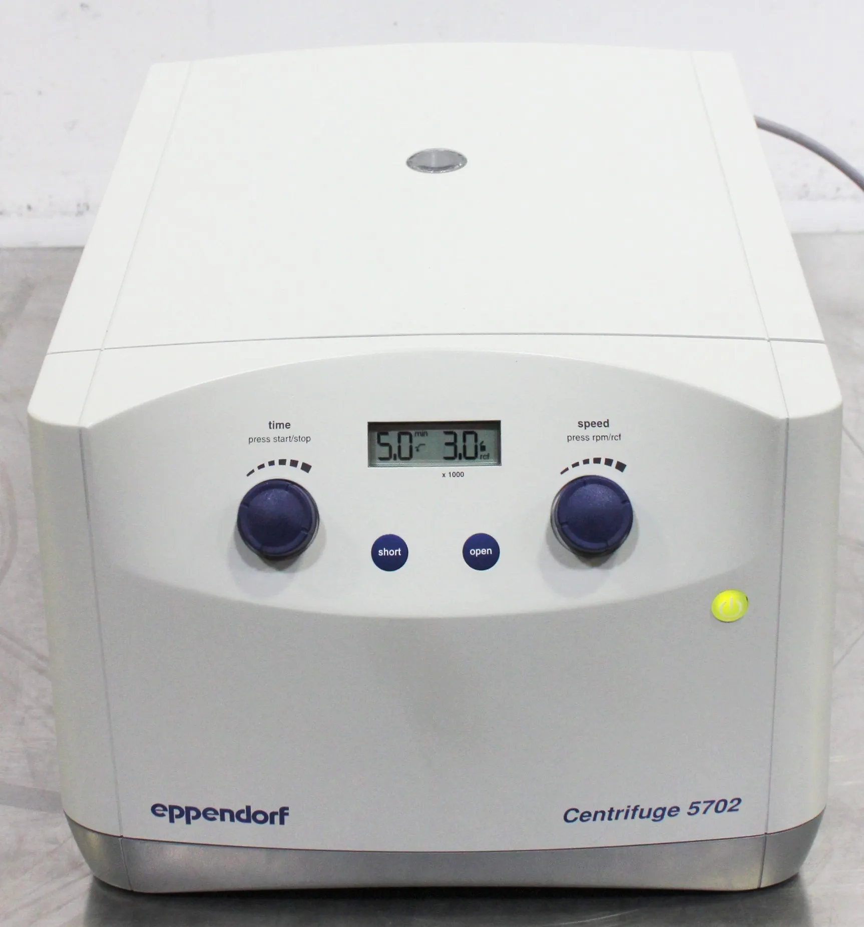 Eppendorf 5702 Benchtop Centrifuge with A-4-38 Rotor 120V 60Hz 0013309