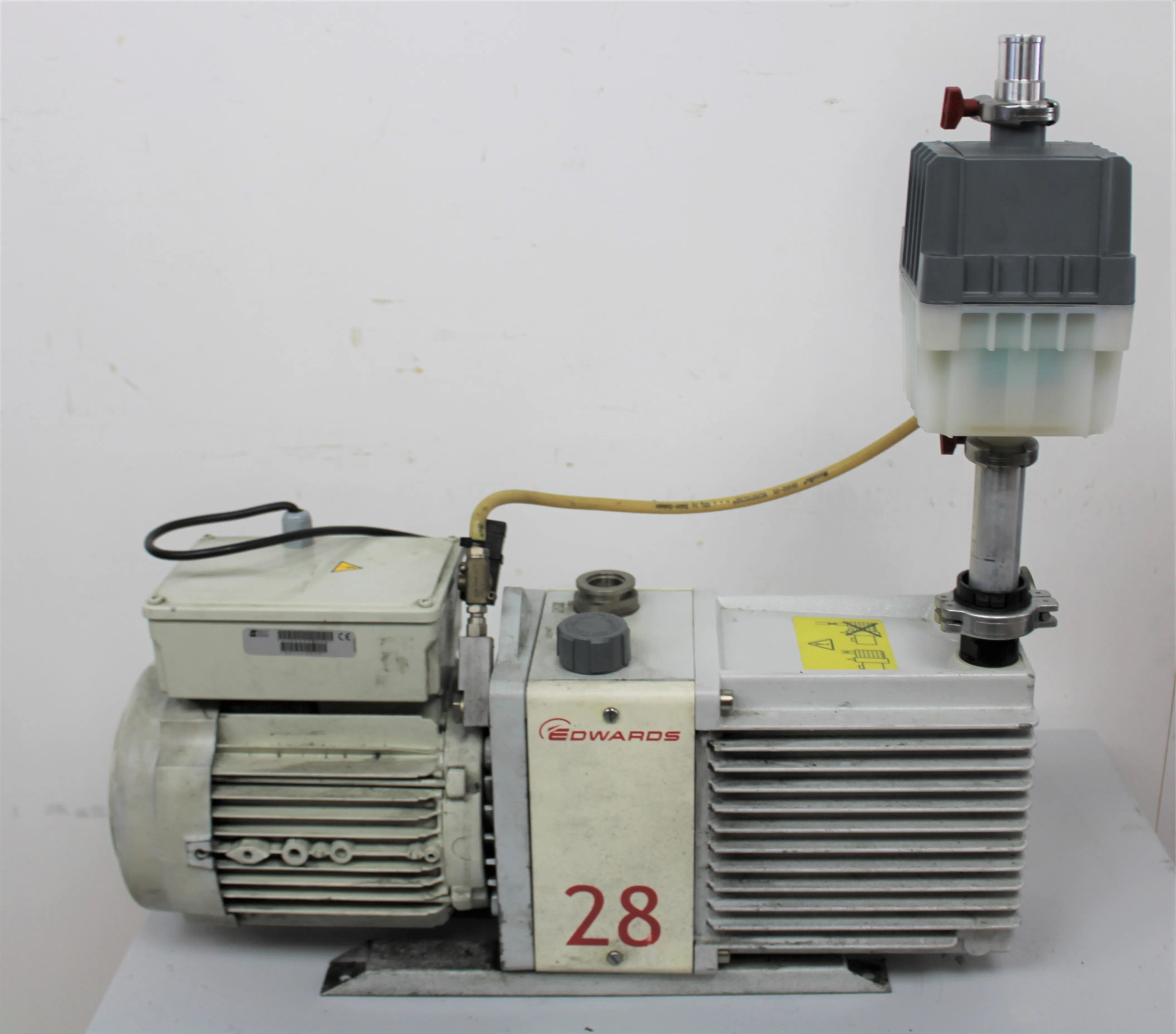 Edwards E2M28 Two Stage Rotary Vane Vacuum Pump, Oil-Sealed, 115/200-230 V, 1-ph, 50/60 Hz