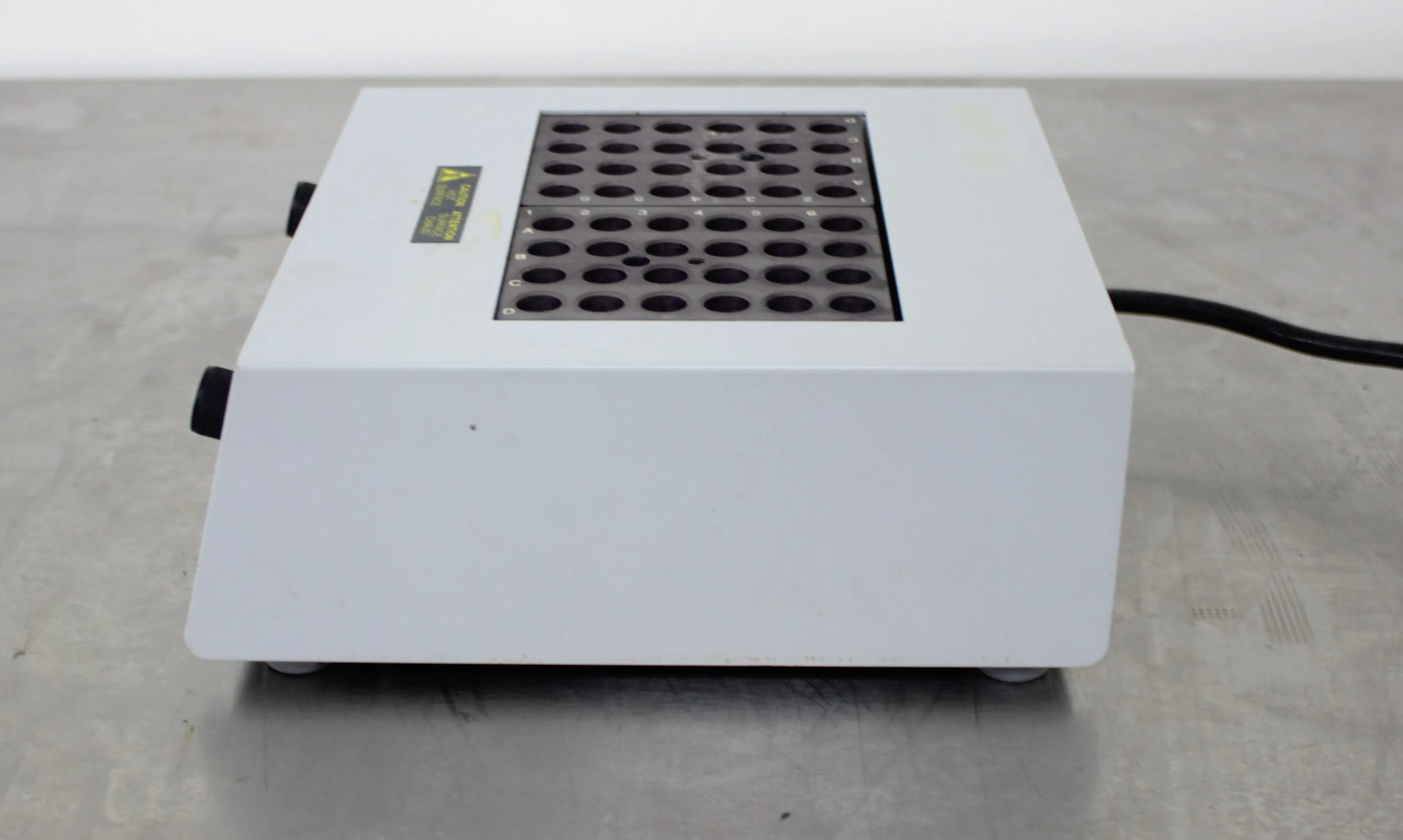 Fisher Scientific Dry Bath Incubator - Low and High Temperature Settings