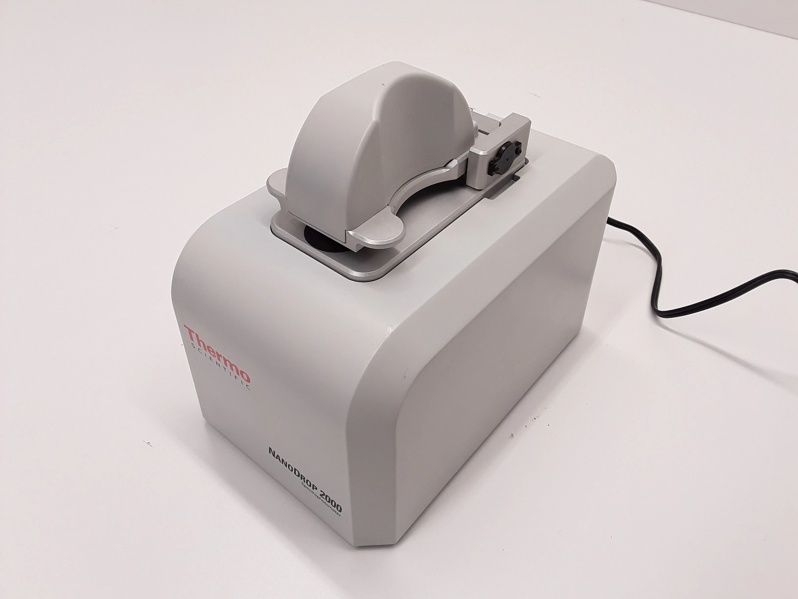 Thermo Scientific NanoDrop 2000 UV-VIS Spectrophotometer, Used, 30-Day Warranty