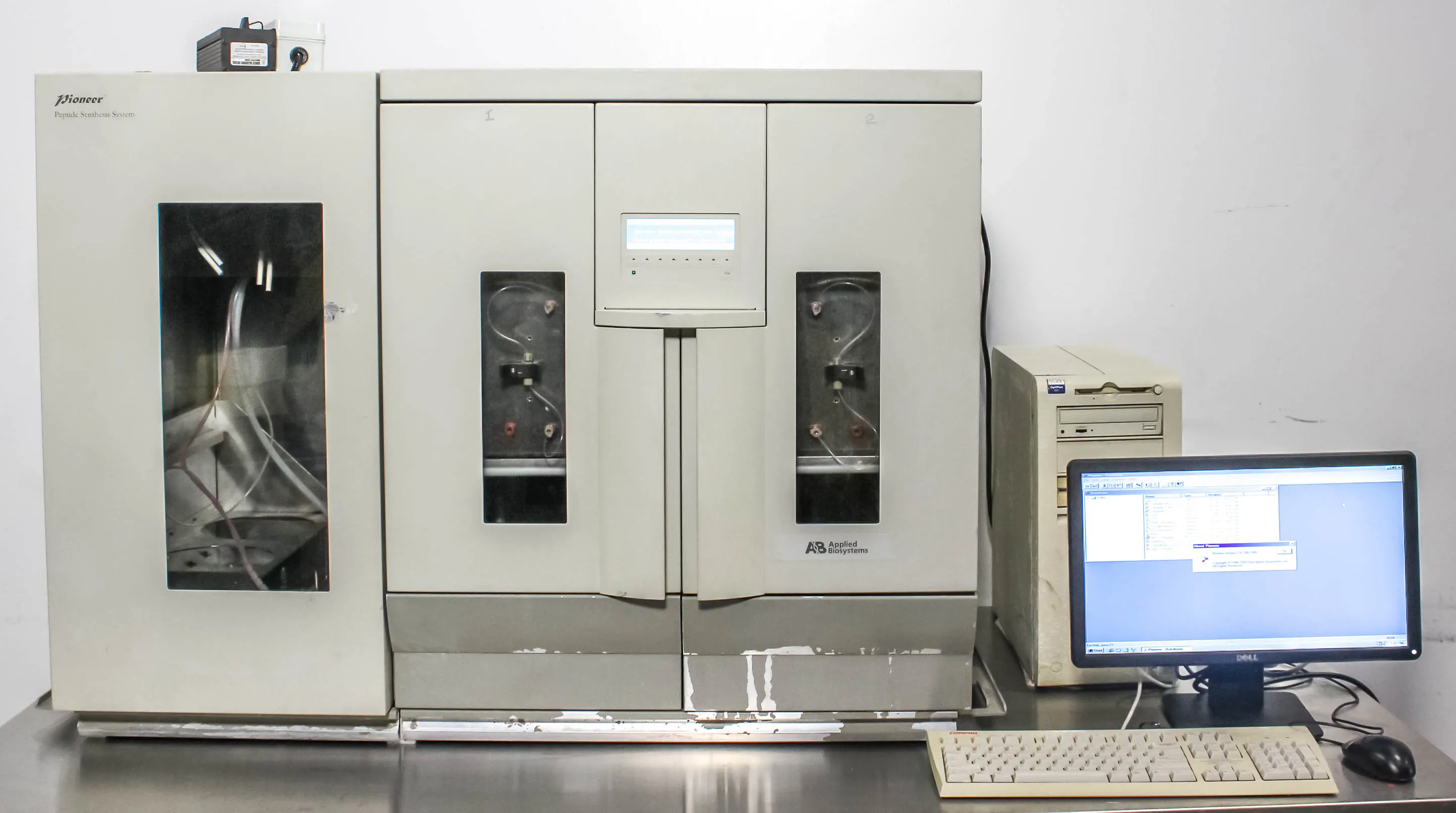 Perseptive BioSystems Pioneer Peptide Synthesis System with Computer and Software