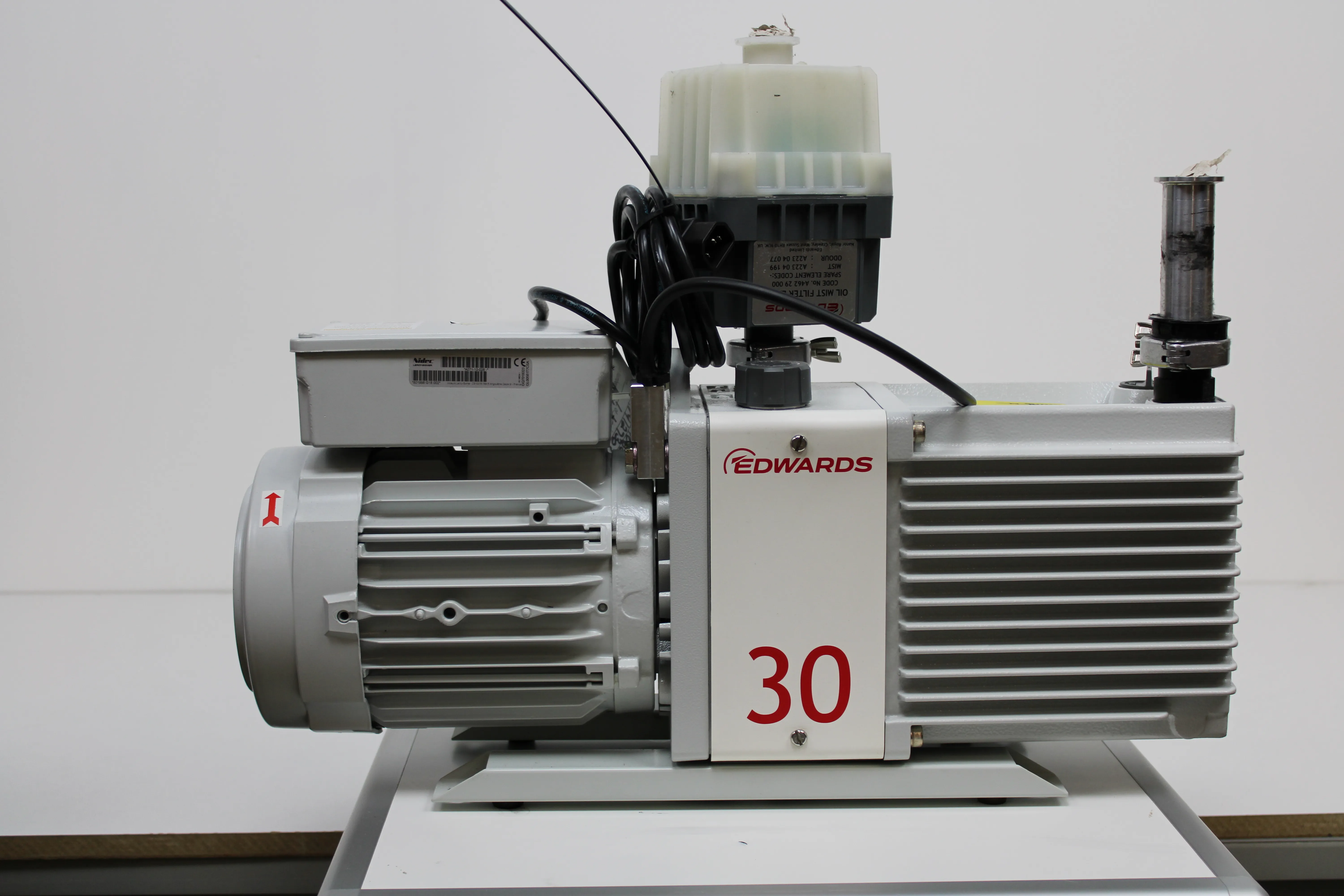 Edwards E2M30 Rotary Vane Vacuum Pump A37415903 230V 50/60Hz