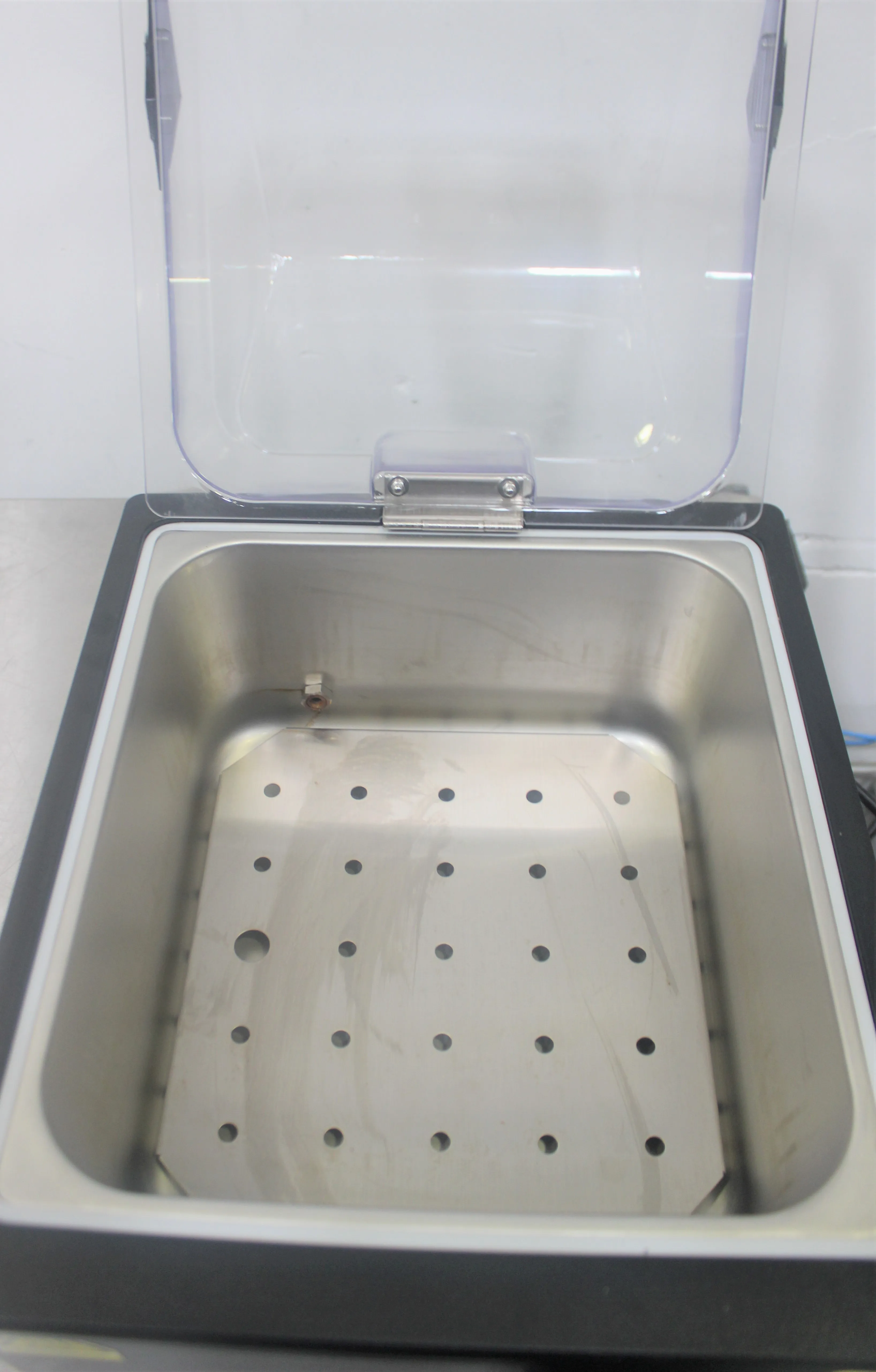 VWR WB10 Digital Lab Water Bath with Stainless Steel Reservoir - Used