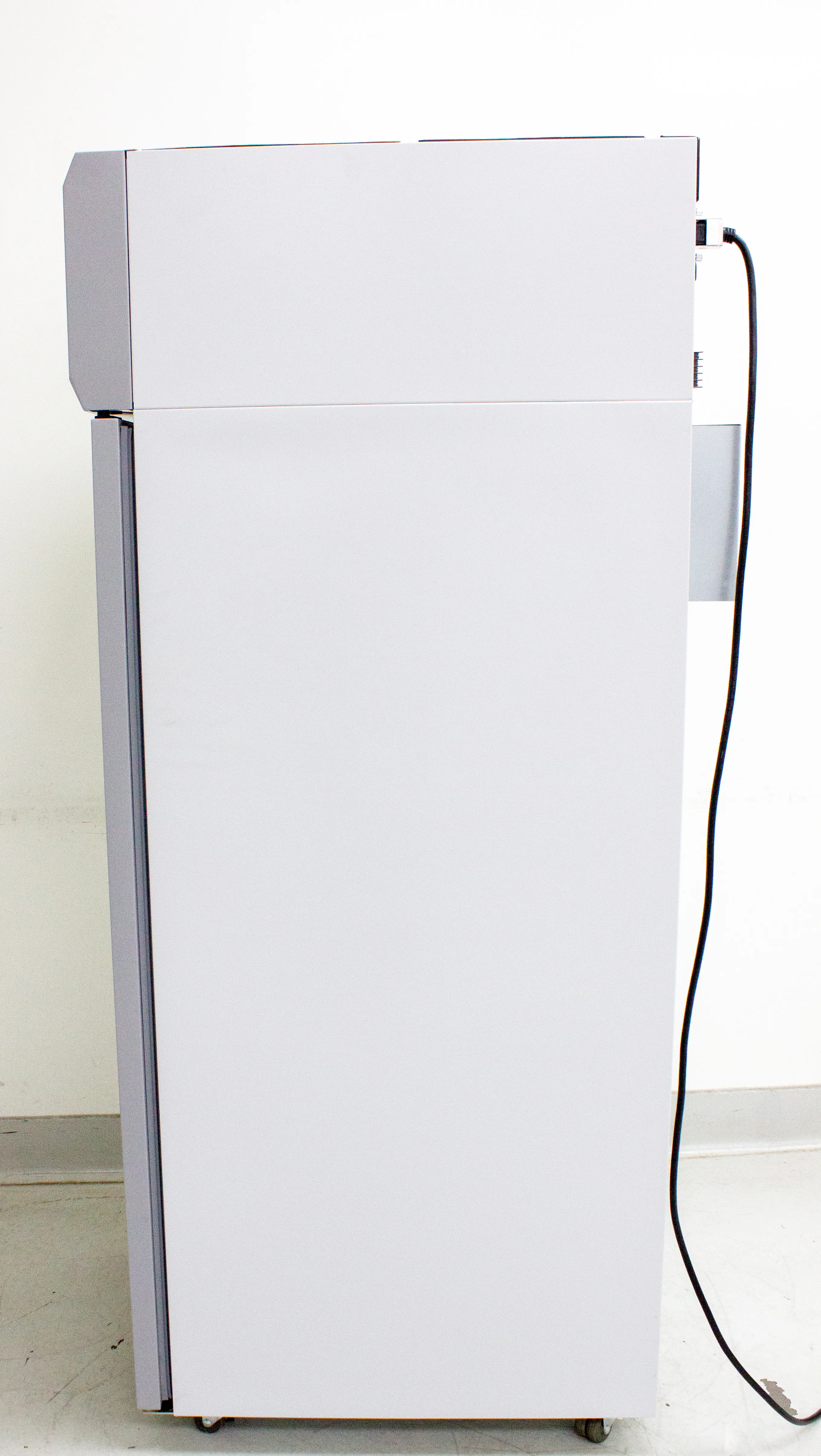 Thermo Scientific TSX Series High Performance -20C Manual Defrost Lab Freezer TSX2320FA