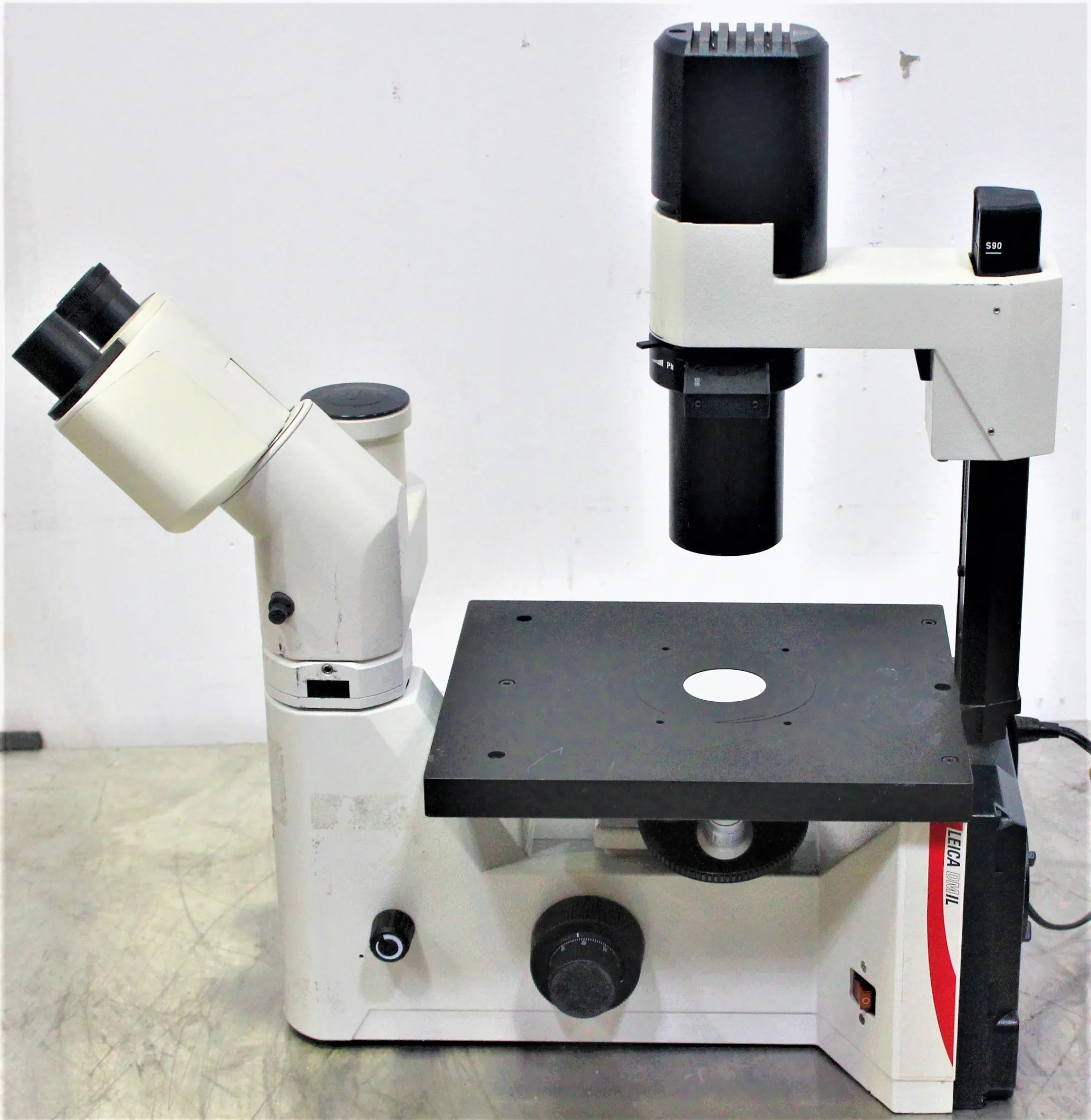 LEICA DM IL LED Microscope with Hi Plan L 10x/0.22 PH I Objective and Lecia Hi Plan L 20x/0.30 PH 1 Objective