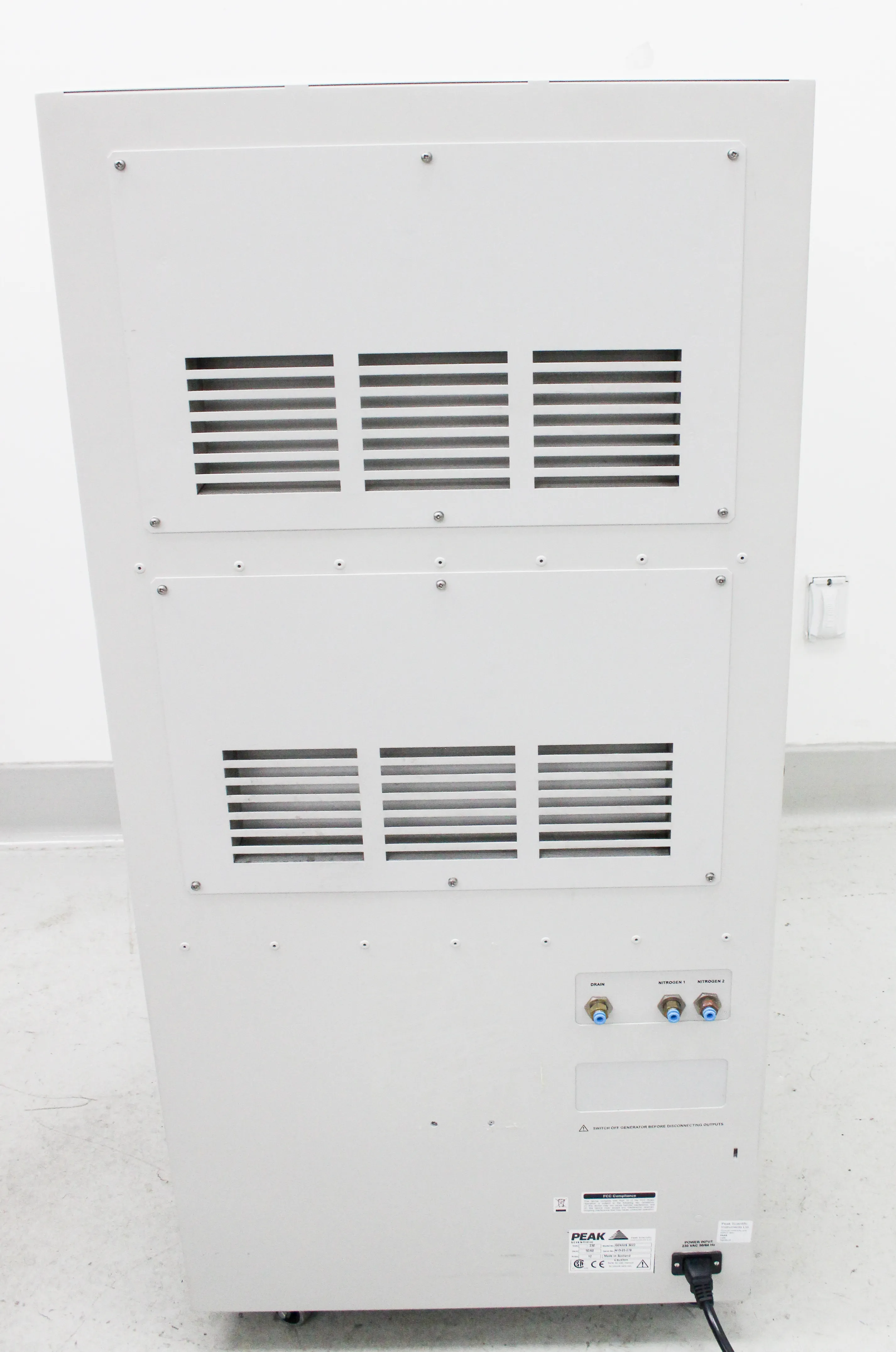 Peak Scientific Genius 3022 Nitrogen Generator - Used