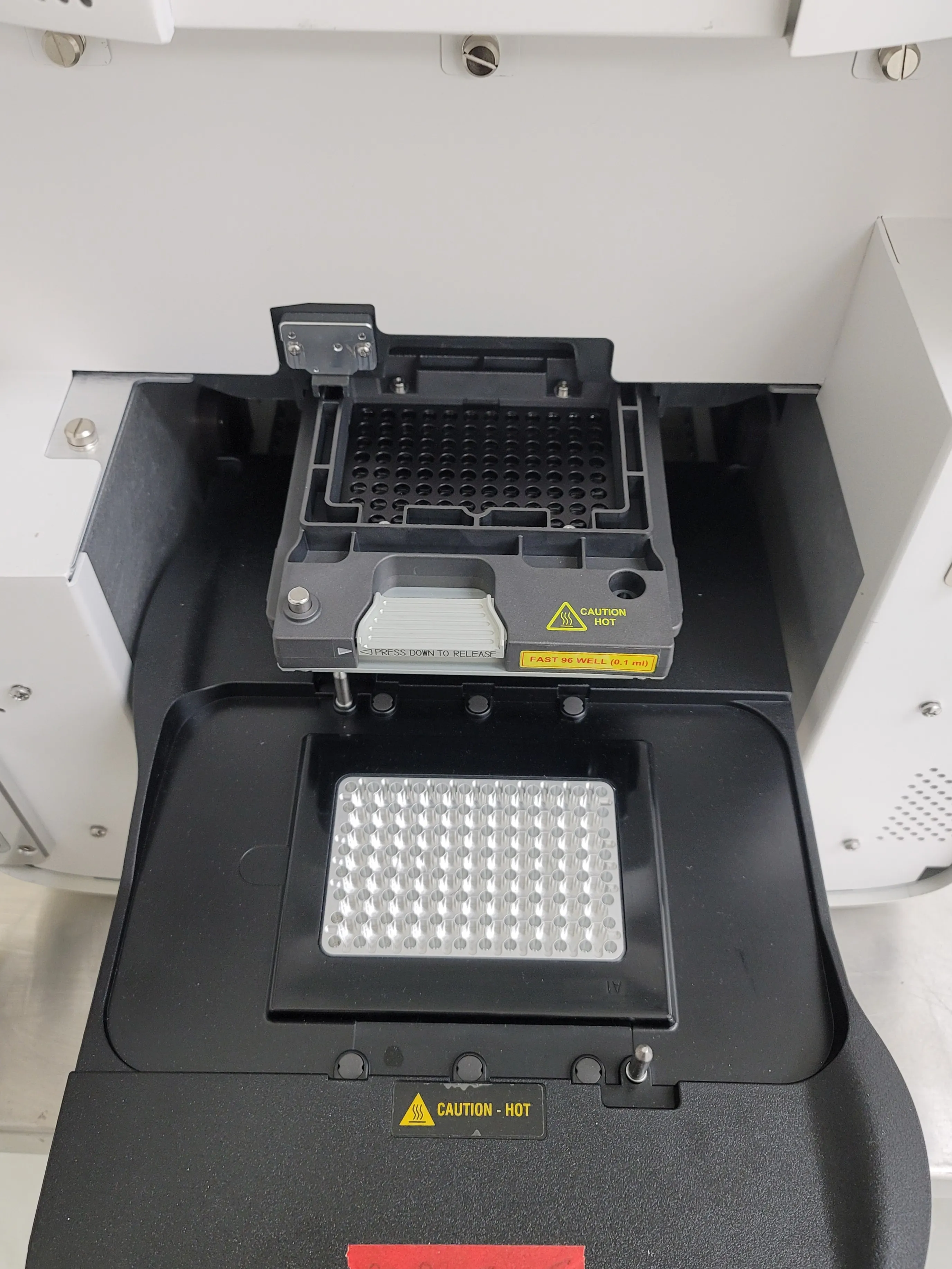 Applied Biosystems QuantStudio Dx Real-Time PCR Instrument 4470660