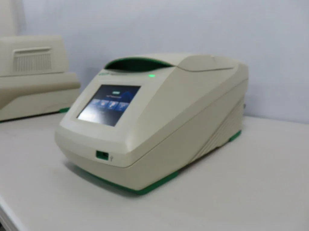 BIO-RAD T100 Thermal Cycler - Laboratory Equipment