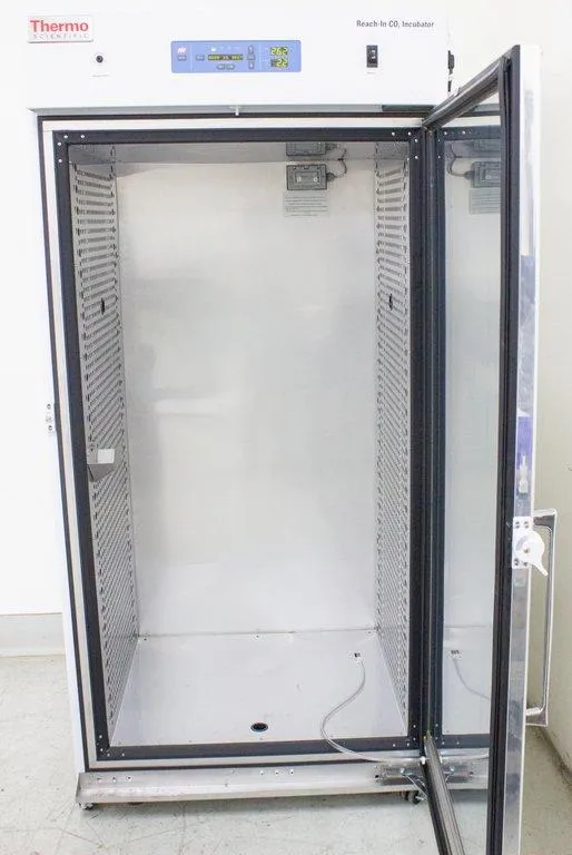 Thermo Scientific Reach-In CO2 Incubator 3950