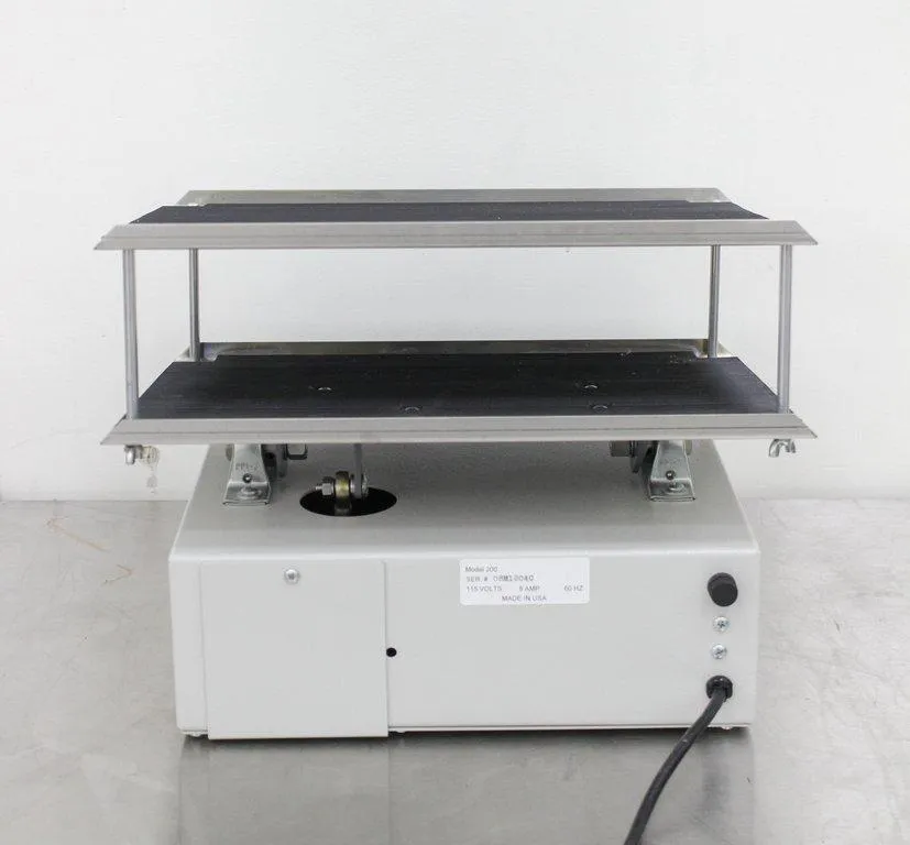 VWR 200 Rocking Platform Laboratory Equipment