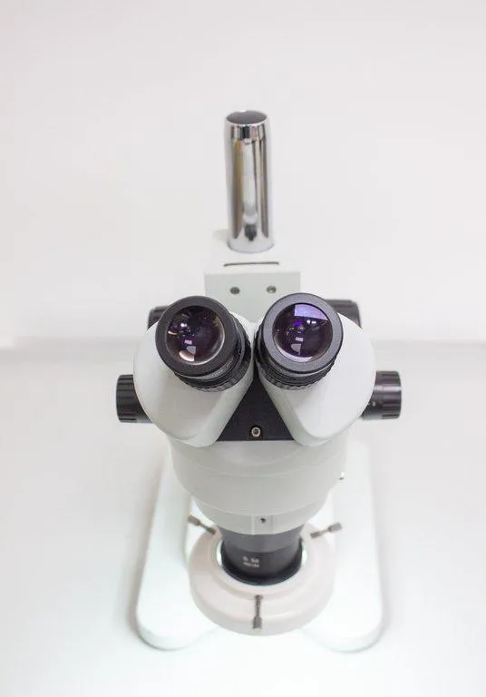 AmScope Stereo Microscope with Fluorescent Ring Light Model FRL8