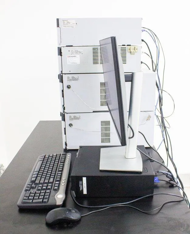 Shimadzu Prominence Preparative HPLC System with SPD-20A UV-VIS Detector