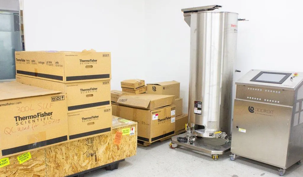 Thermo/Applikon Sub-Control One with HyPerforma 300L Single-Use Fermentor