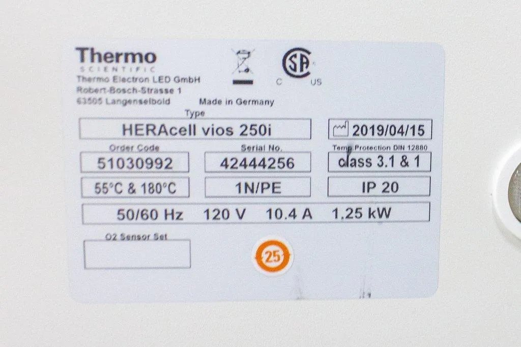 Thermo Scientific 51030992 Heracell Incubator 250i VIOS 9-cu ft | 255L