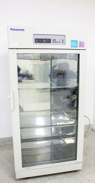 Panasonic MCO-80IC CO2 Reach-In Incubator 851L