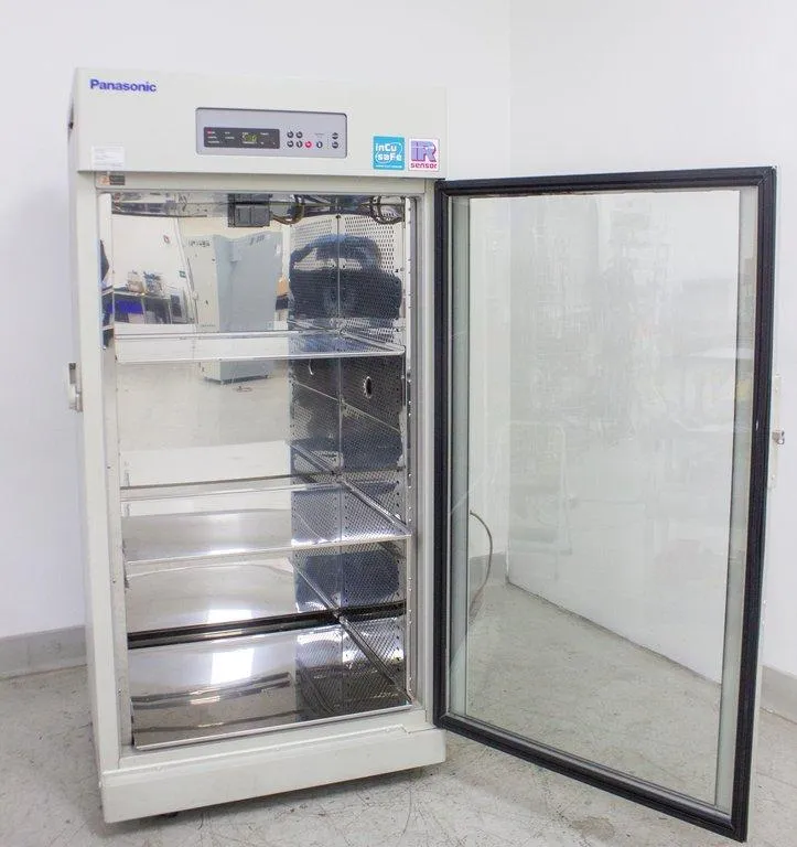 Panasonic MCO-80IC CO2 Reach-In Incubator 851L