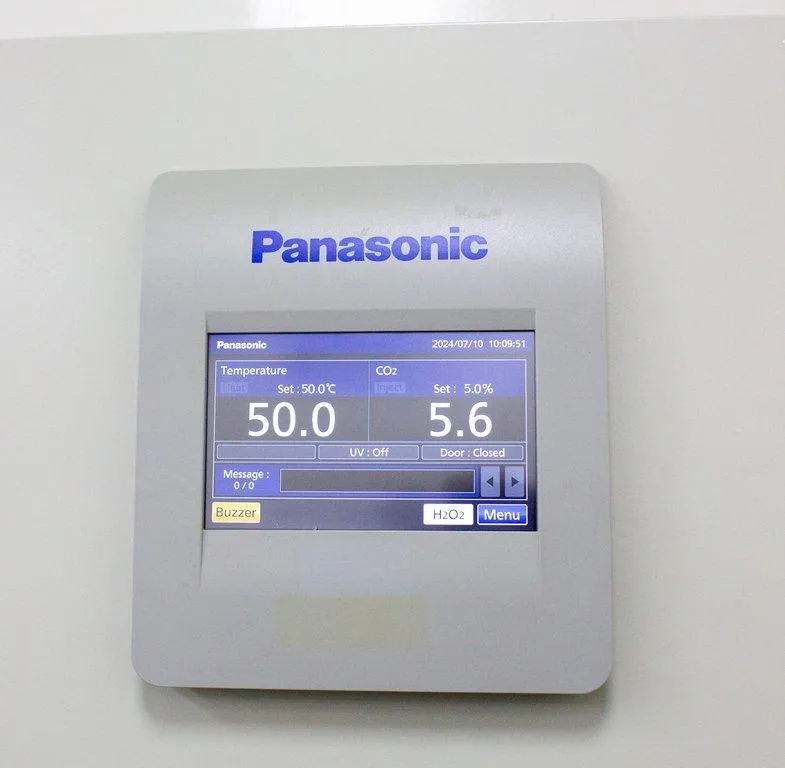 Panasonic MCO-170AICUV-PA Laboratory CO2 Incubator