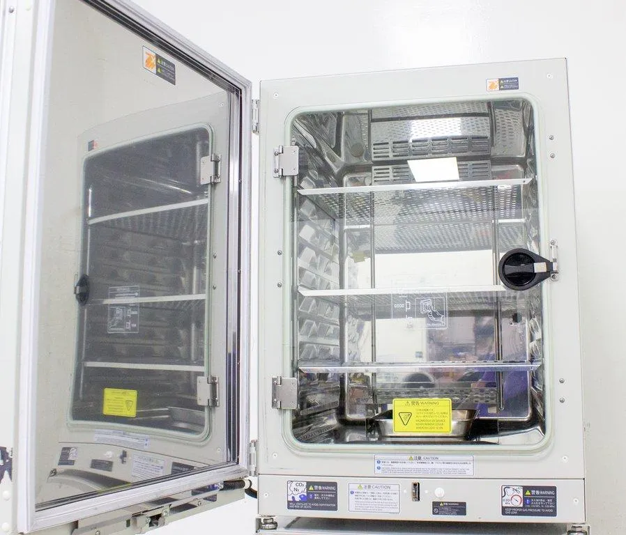 Panasonic MCO-170AICUV-PA Laboratory CO2 Incubator