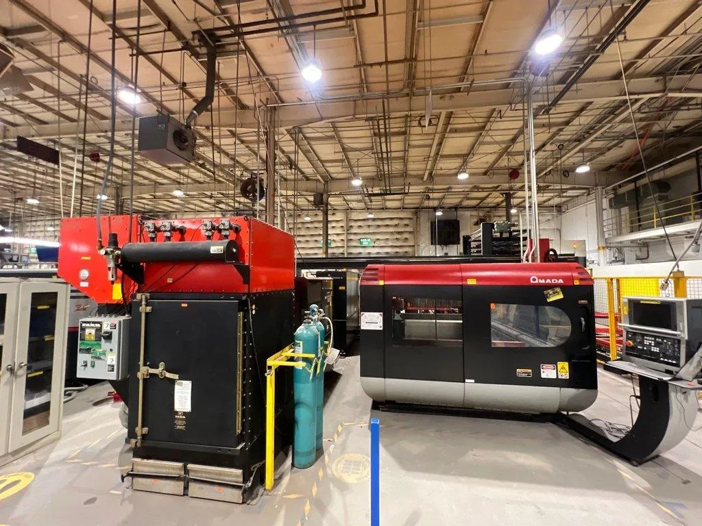 Amada LC3015 F1NT Co2 Laser with Fanuc AF 4000i-B Laser & Orion RKE15002A Inverter Chiller