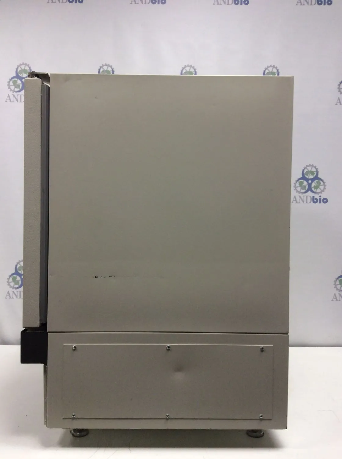 Revco REL404A18 Laboratory Freezer/Refrigerator 4.9 Cu. Ft. Single Door