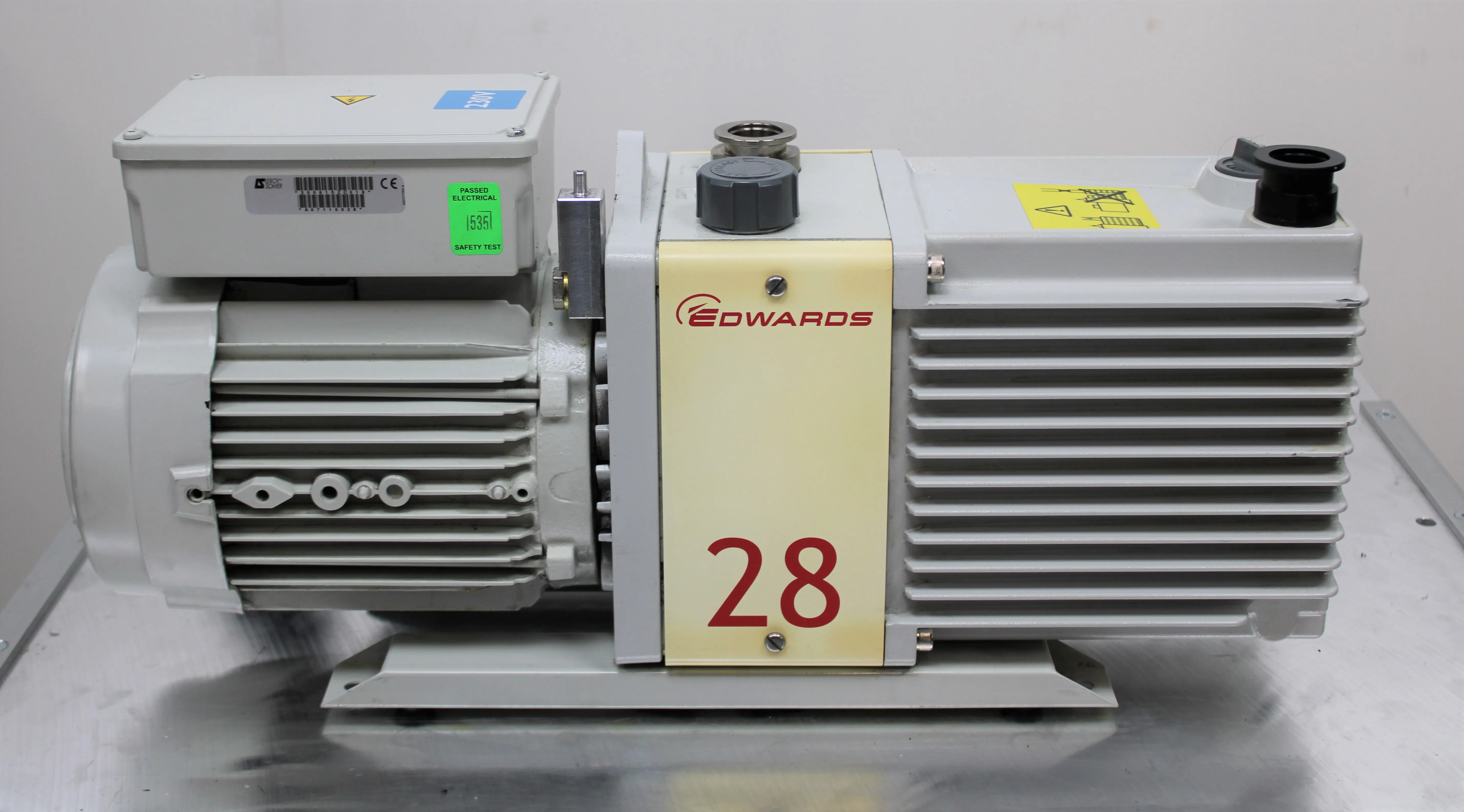 Edwards E2M28 Oil-Sealed Rotary Vacuum Pump 230V 50Hz/60Hz