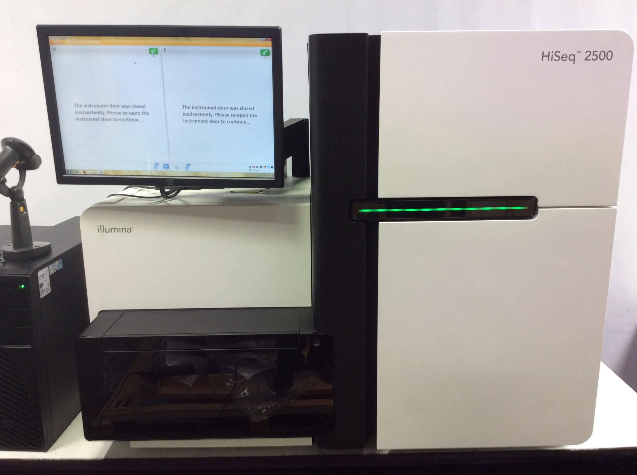 Illumina HiSeq 2500 V.4 DNA Genome Sequencer