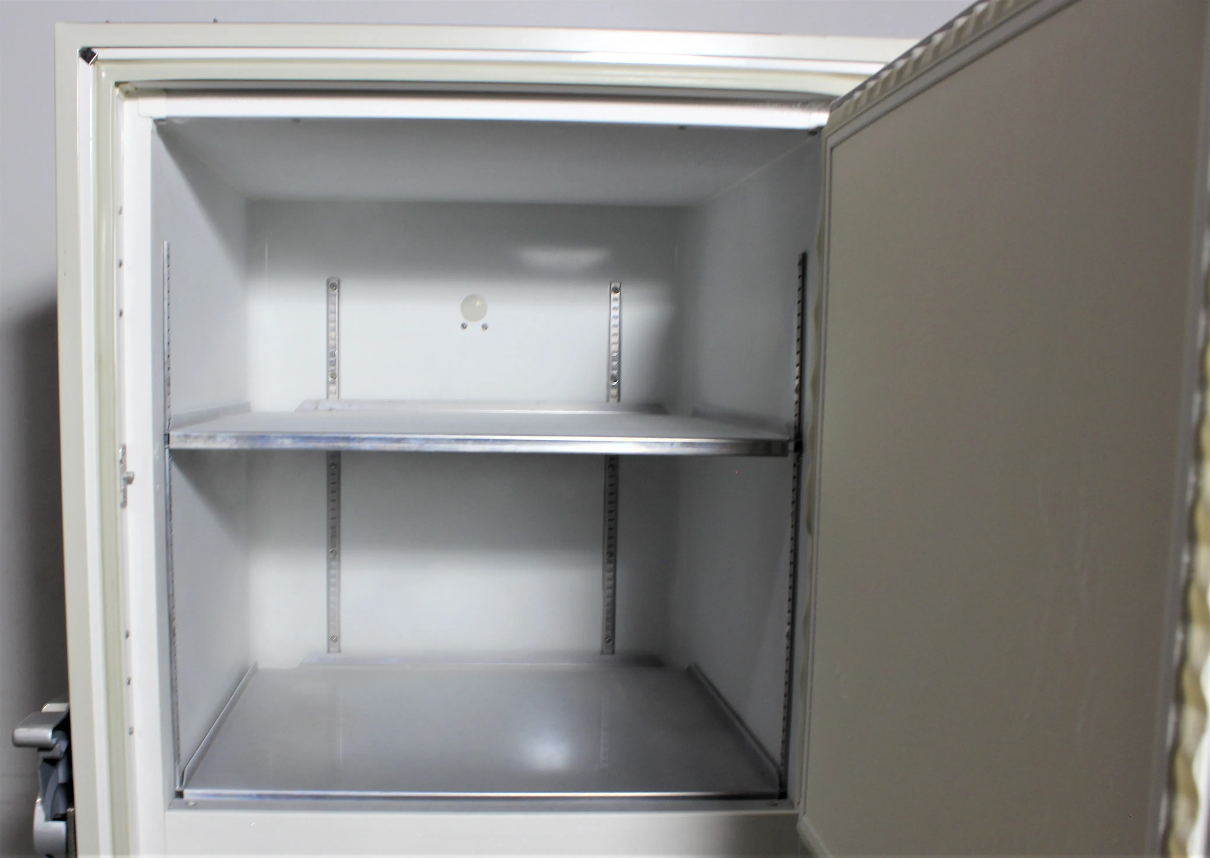 Sanyo MDF-U53VC Ultra-Low Freezer - Used Lab Equipment