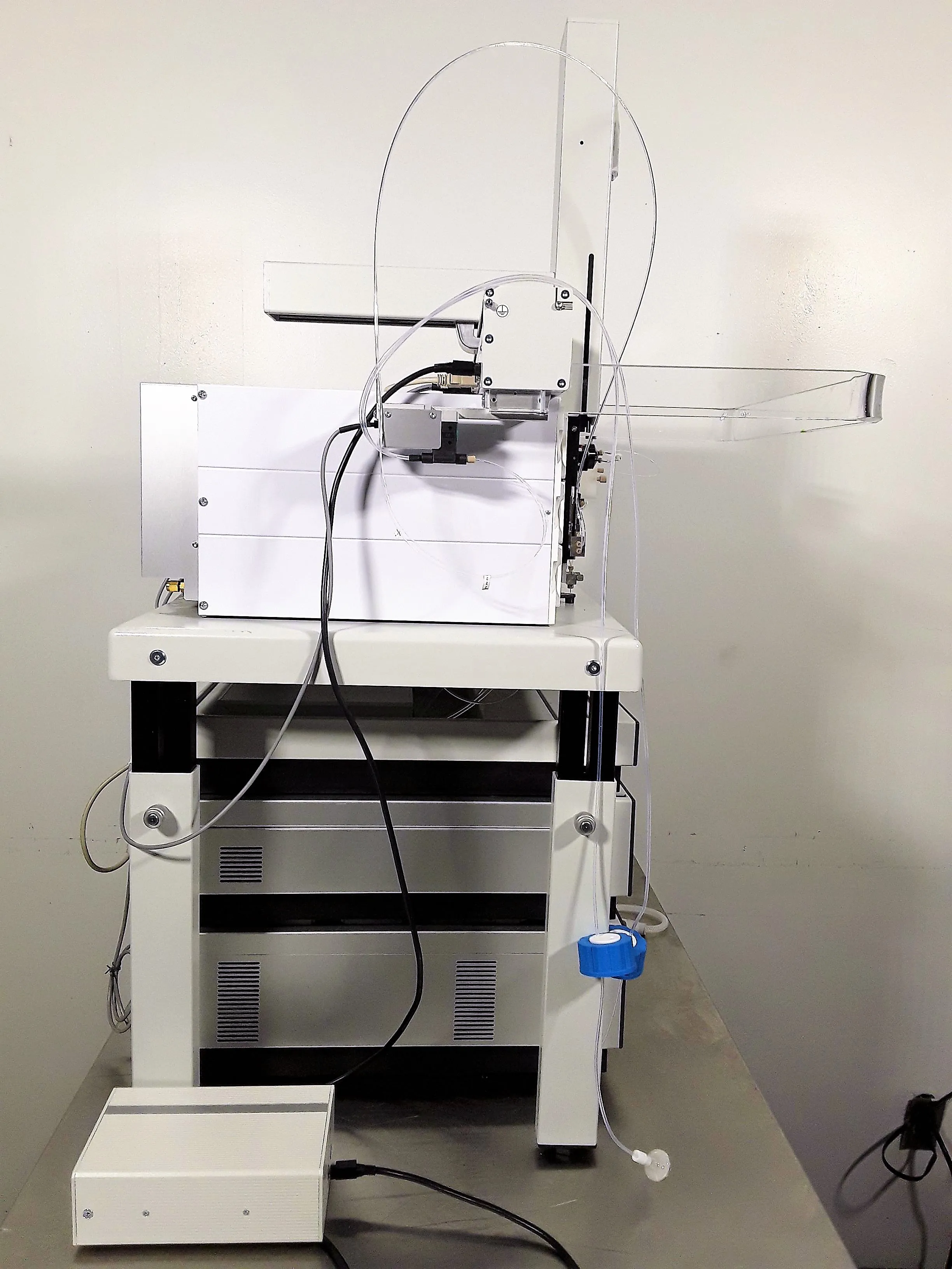 Thermo Fisher Scientific UltiMate 3000 UHPLC+ System with Dionex Ultimate 3000 XRS LC System