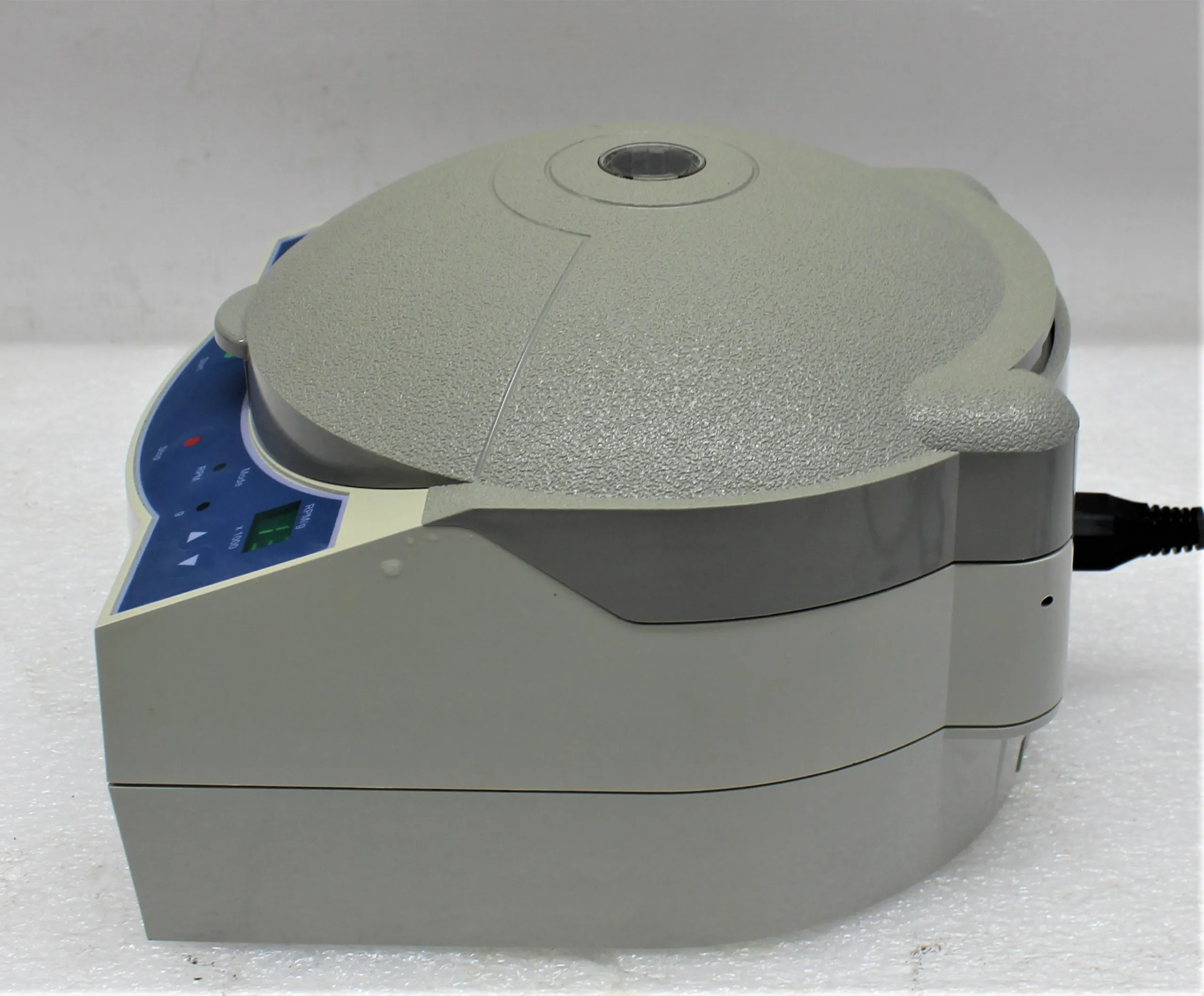 VWR Micro 1814 Centrifuge