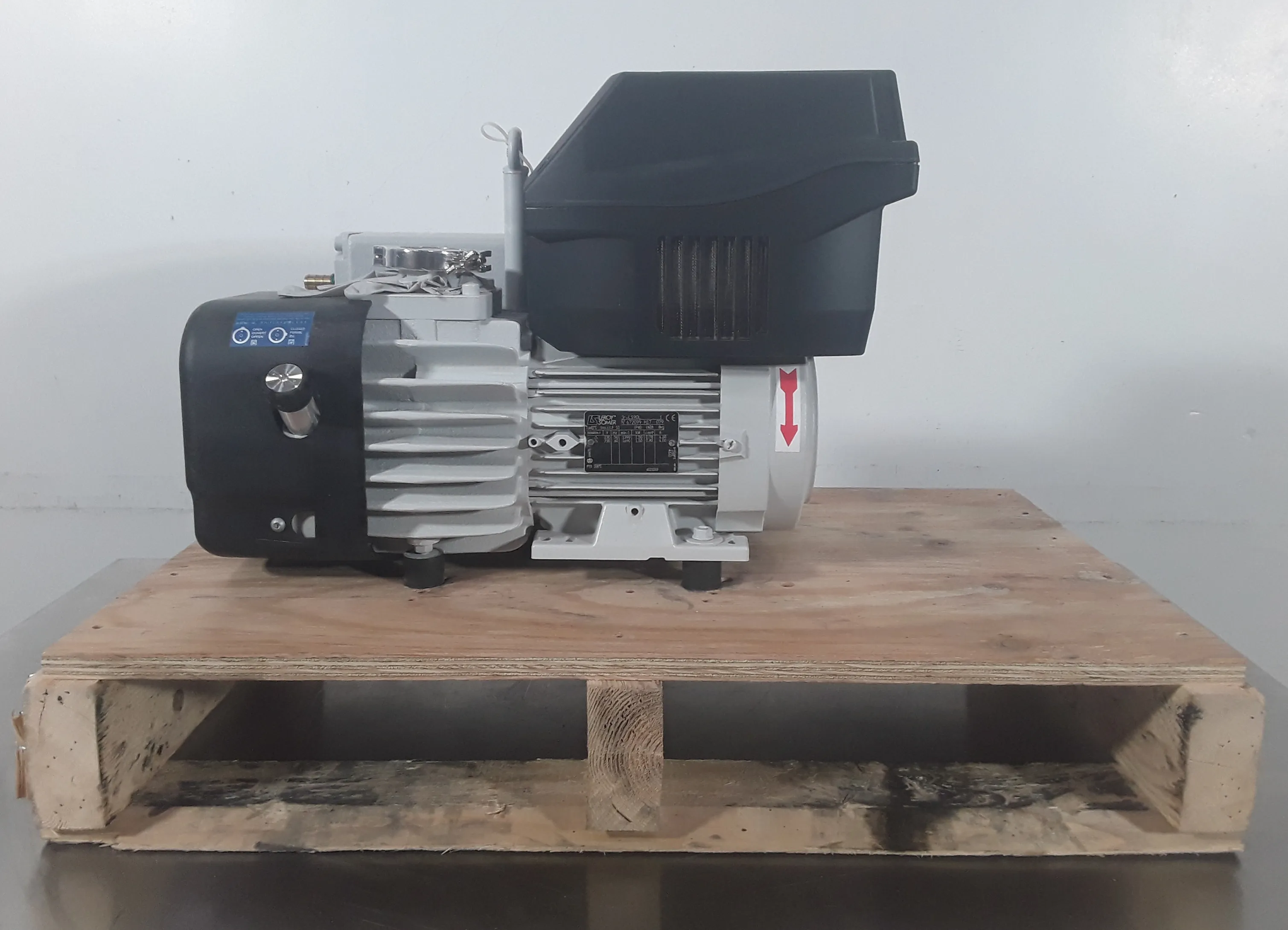 Leybold Sogevac SV65 BI FC Vacuum Pump 240V