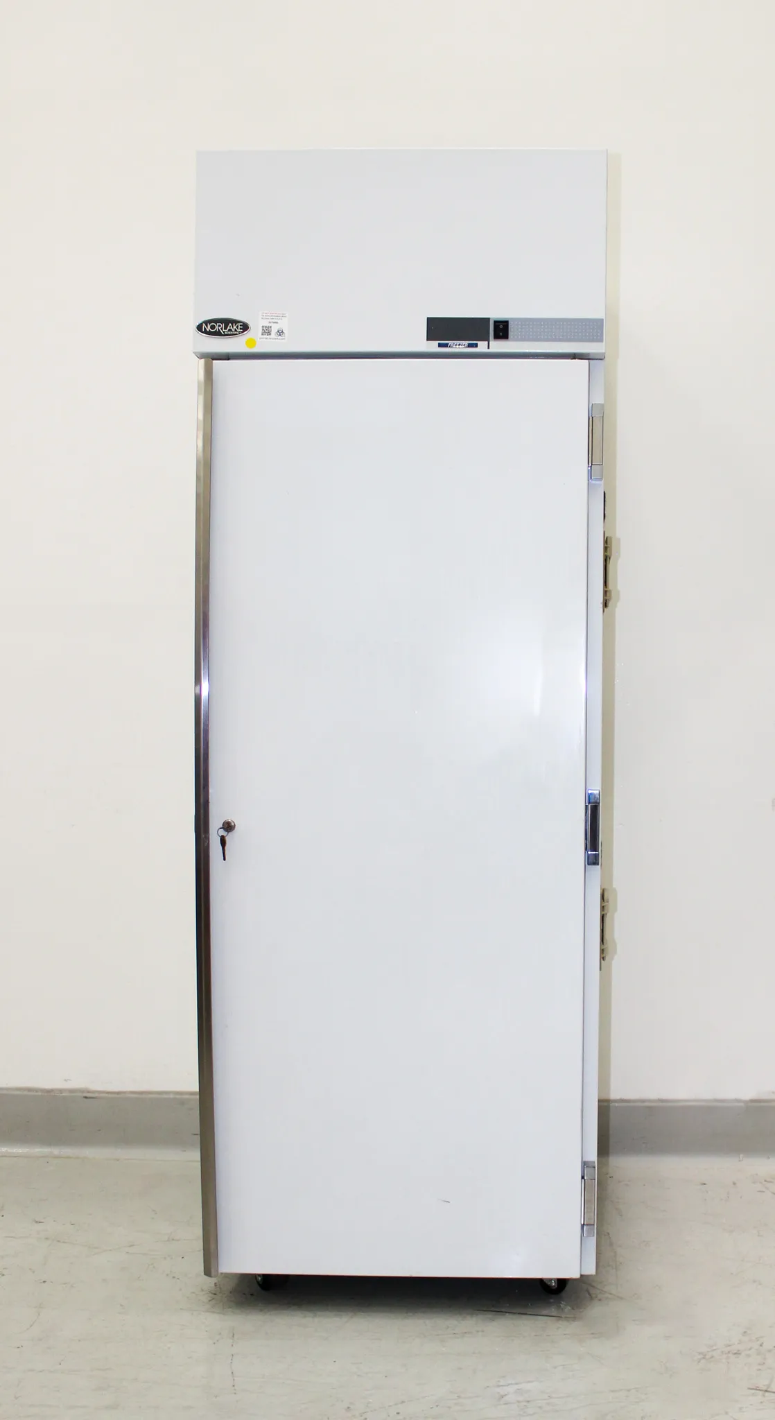 Norlake Scientific NSLF241WMW/0M Freezer 24 cu ft. with Casters