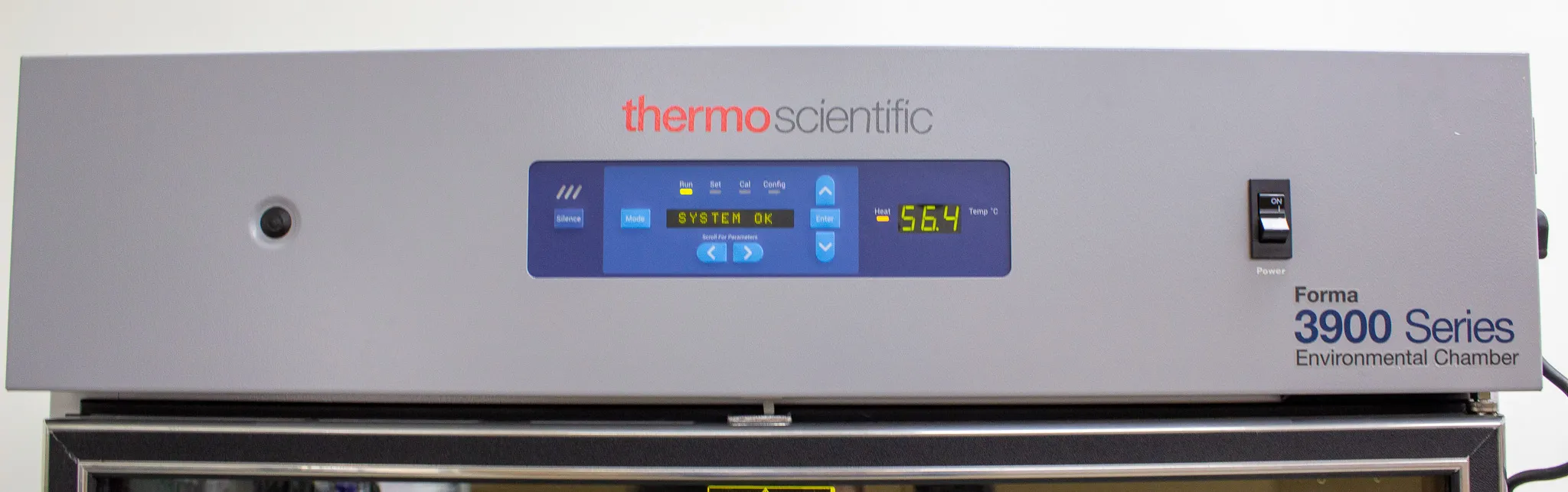 Thermo Forma 3960 Series Environmental / Stability Chamber Model 3960 Stainless Steel821.2 L 120V 50Hz/60Hz