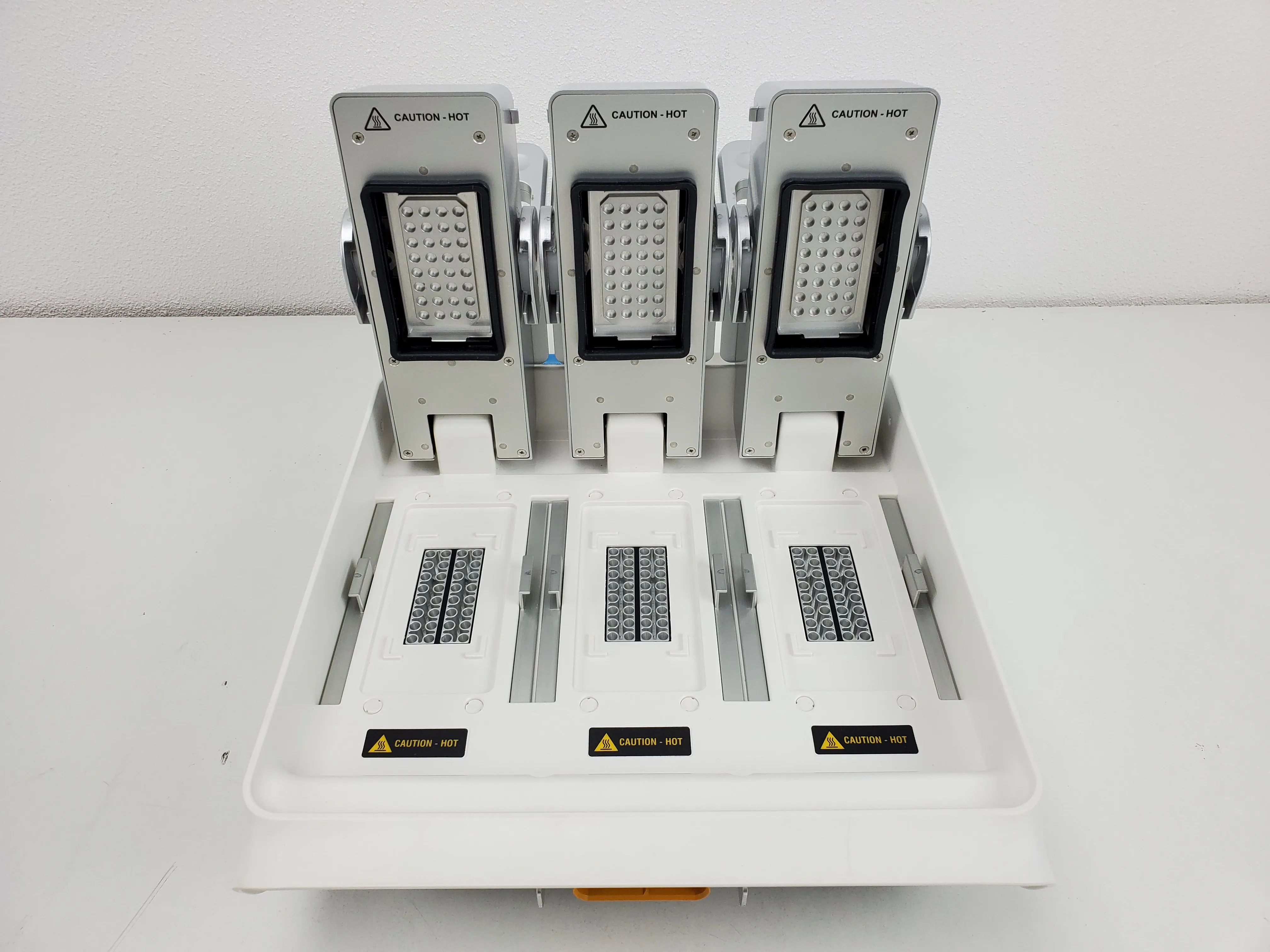 Applied Biosystems ProFlex 3 x 32-Well Sample Block PCR Thermal Cycler Molecular Biology Unit