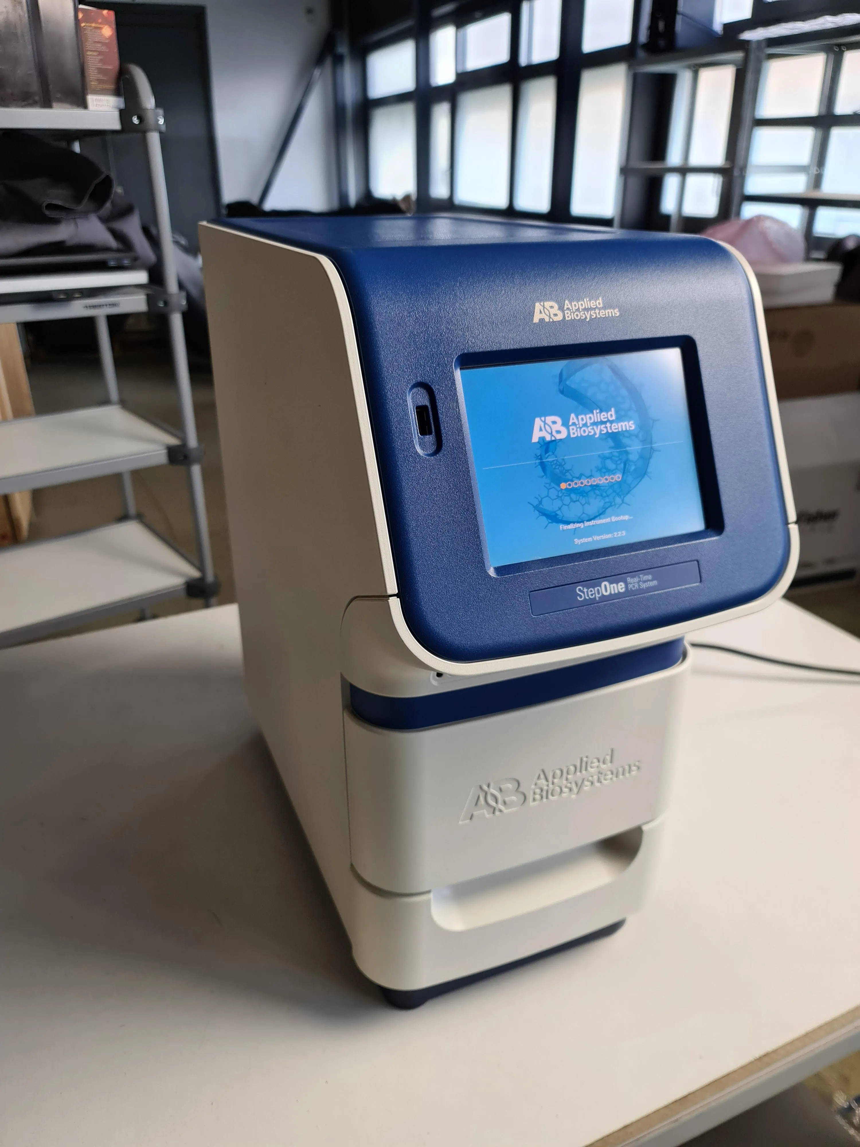 Applied Biosystems StepOne Real-Time PCR System 48-well - Low-Throughput