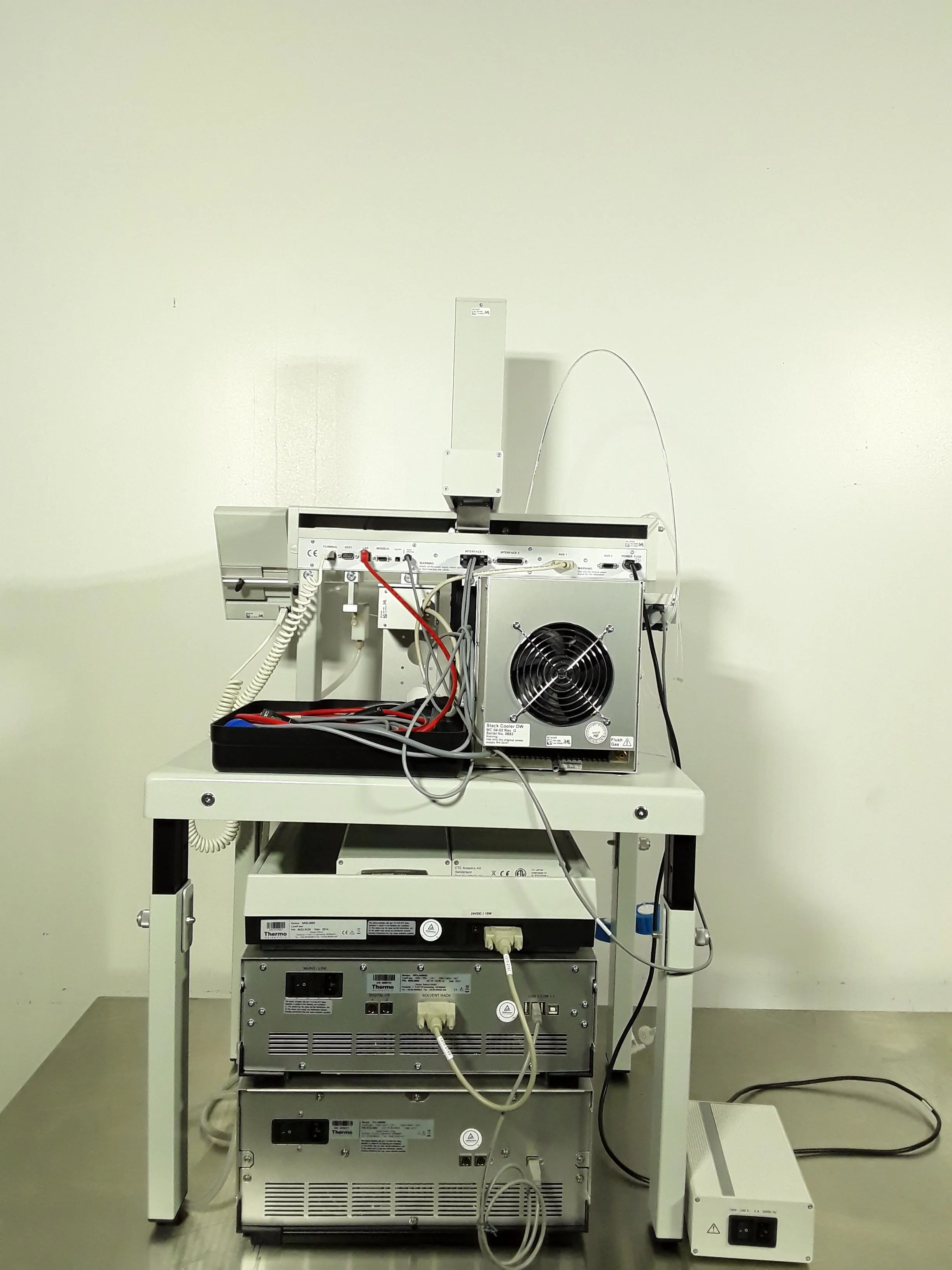 Thermo Fisher Scientific UltiMate 3000 UHPLC+ System with Dionex Ultimate 3000 XRS LC System