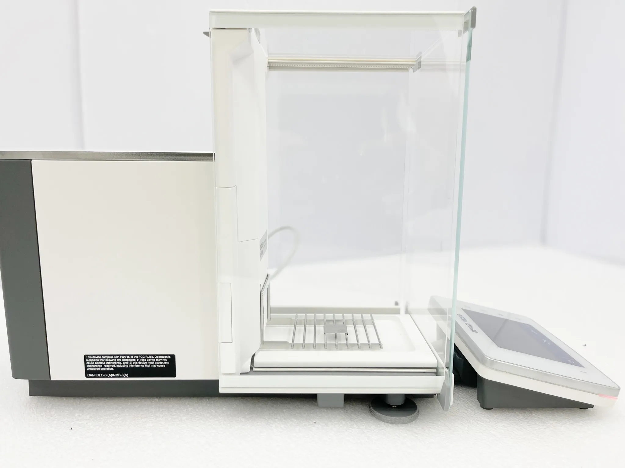 Mettler Toledo XSR225DU Analytical Balance