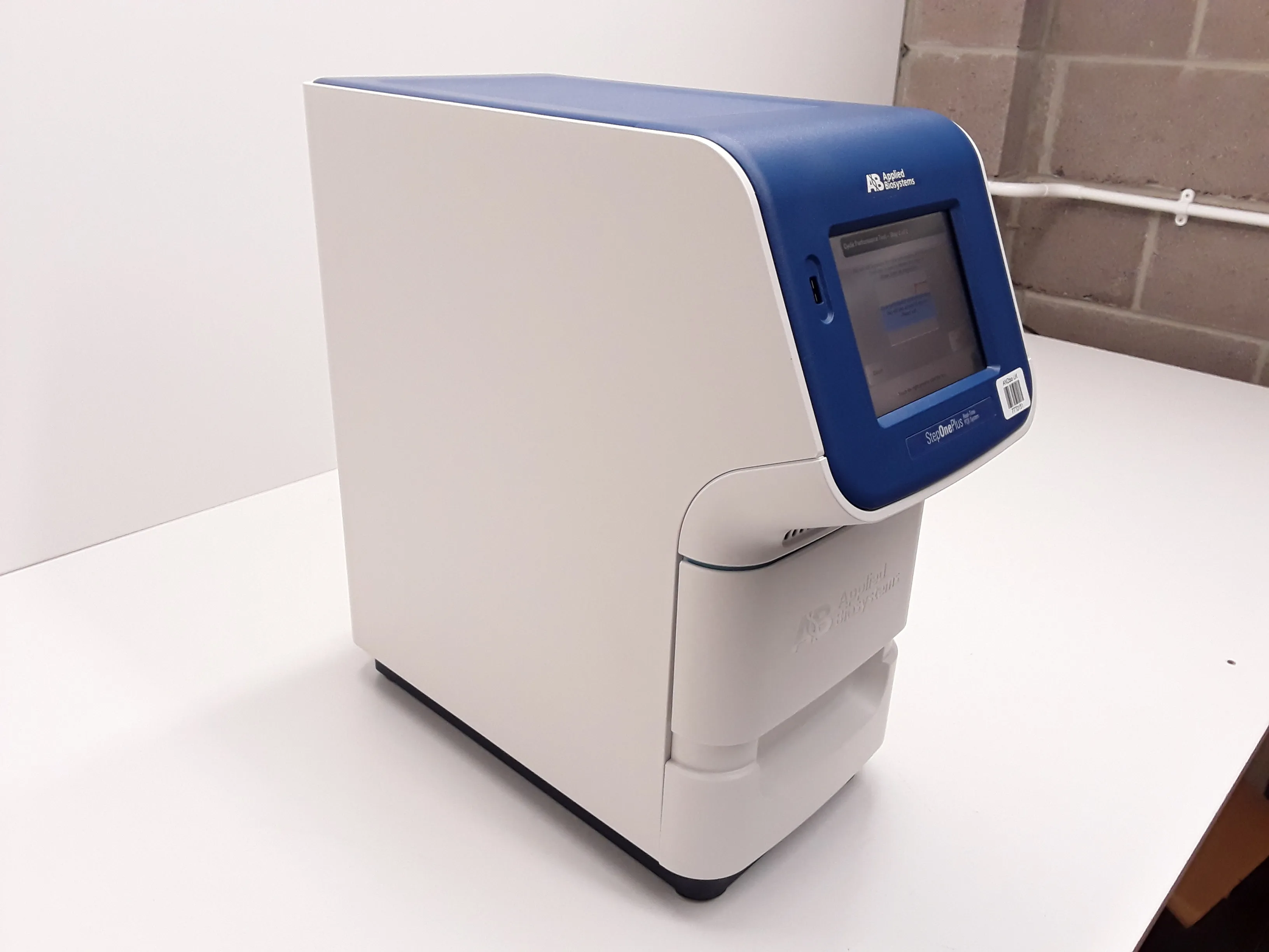 Applied Biosystems StepOnePlus PCR Real Time PCR Molecular Biology Laboratory Equipment