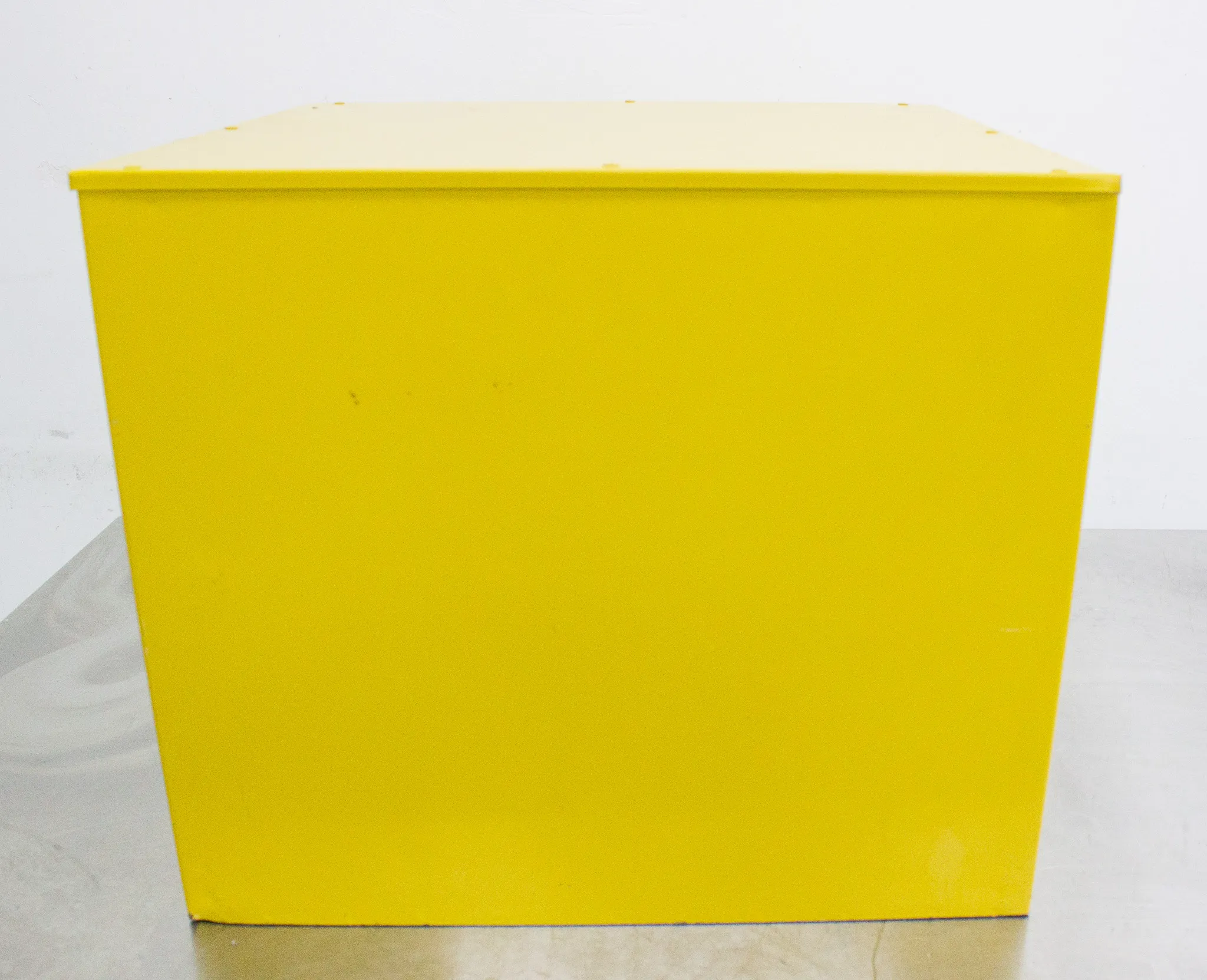 Flammable Storage Cabinet 20x20x18 in