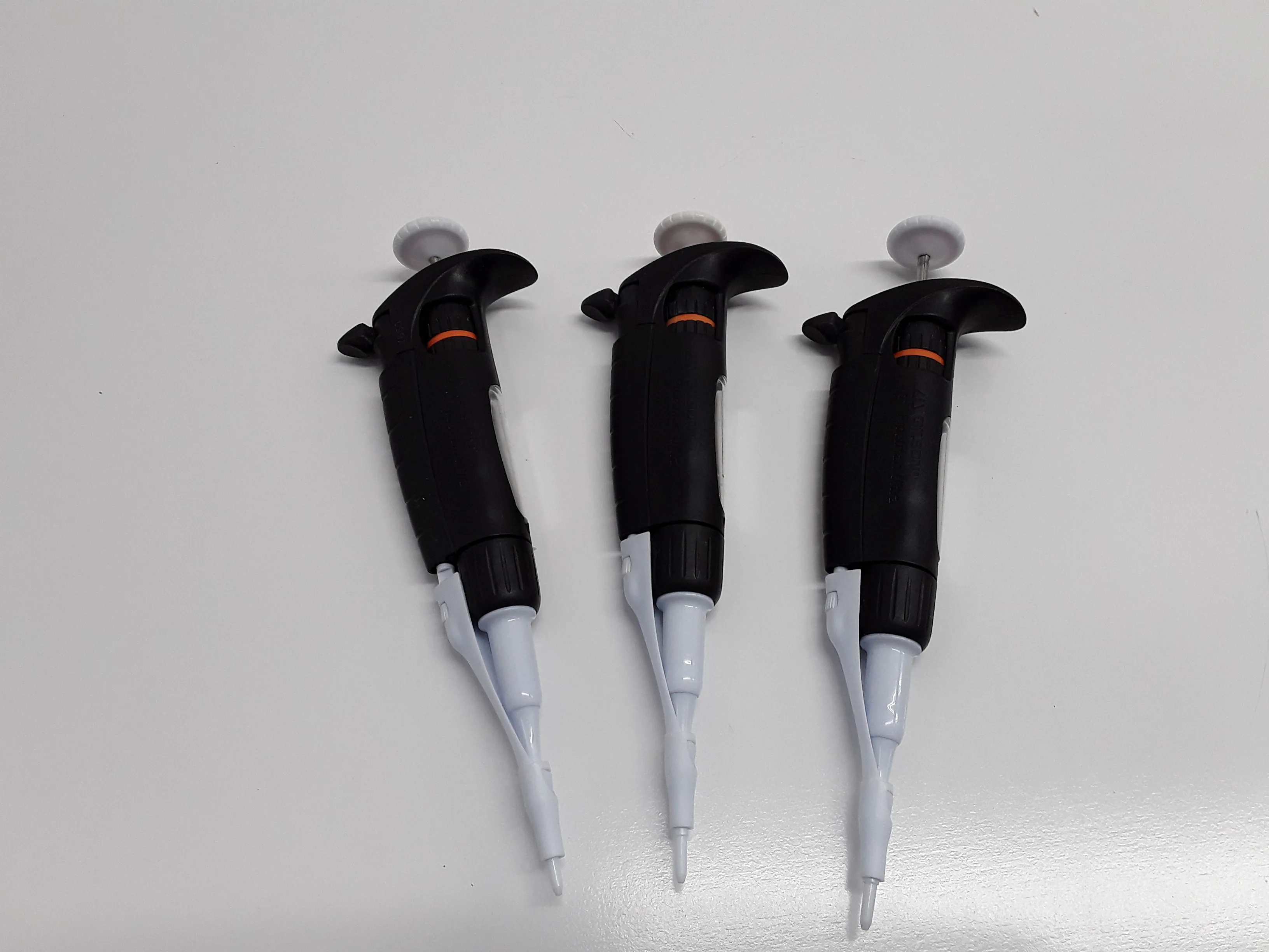 Gilson Pipetman Ultra U-2, .2-2 uL Pipettor Lot of 3