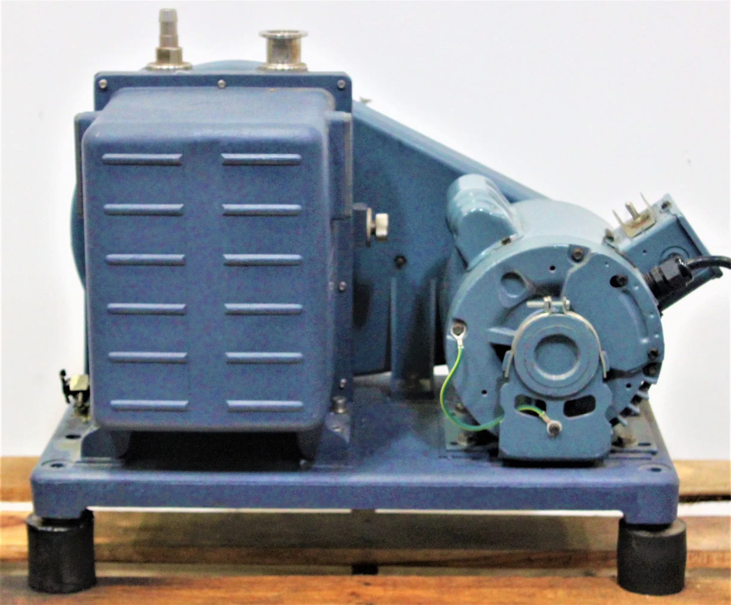 Welch 1405B DUOSEAL Vacuum Pump