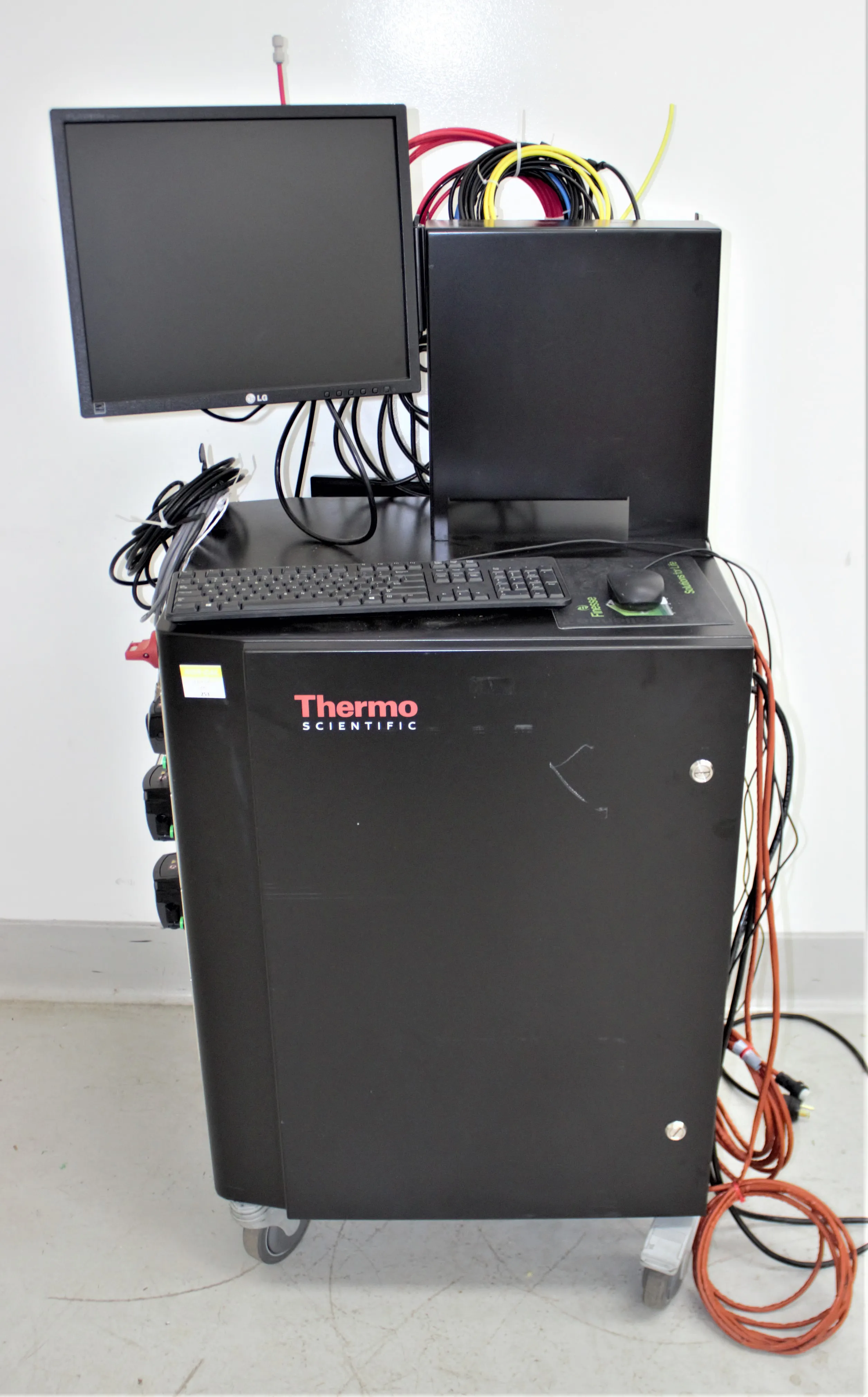 Thermo Scientific FINESSE Bioreactor Controller - Used G (Good) Condition - 120V/220V, 50Hz/60Hz, Missing Computer