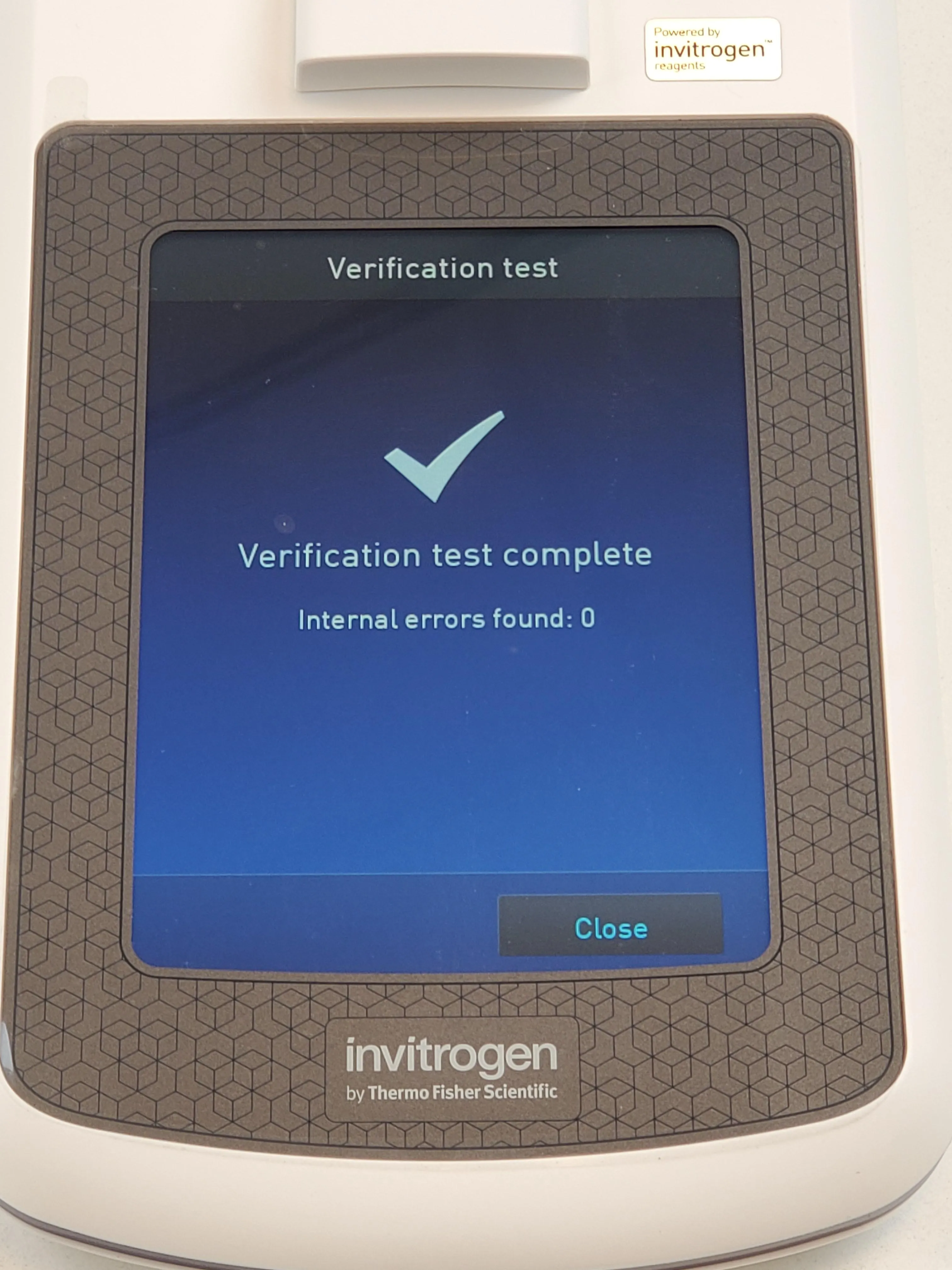 Invitrogen Qubit 4 Fluorometer DNA Synthesizer