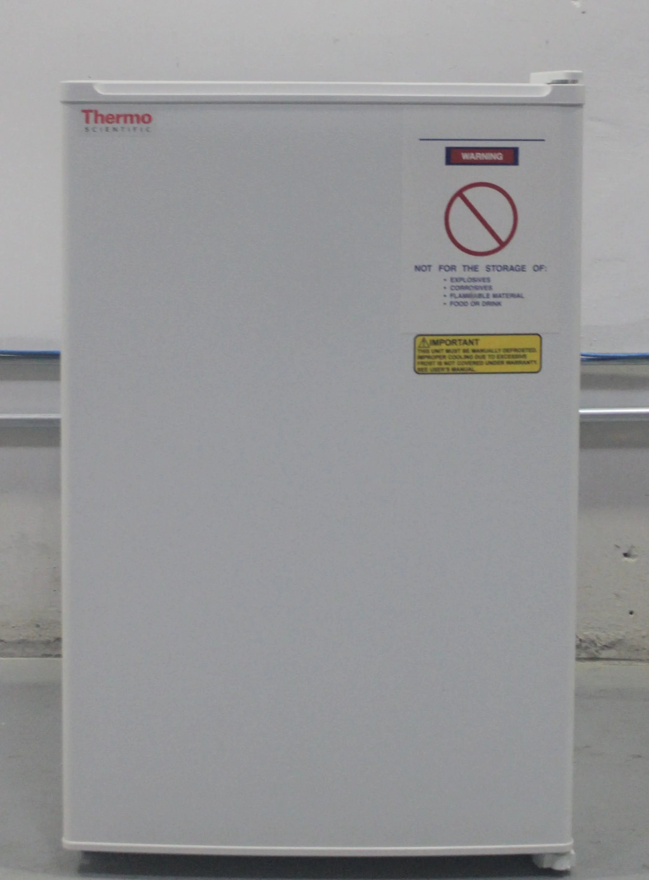 Thermo Scientific 3752-DB Laboratory Freezer