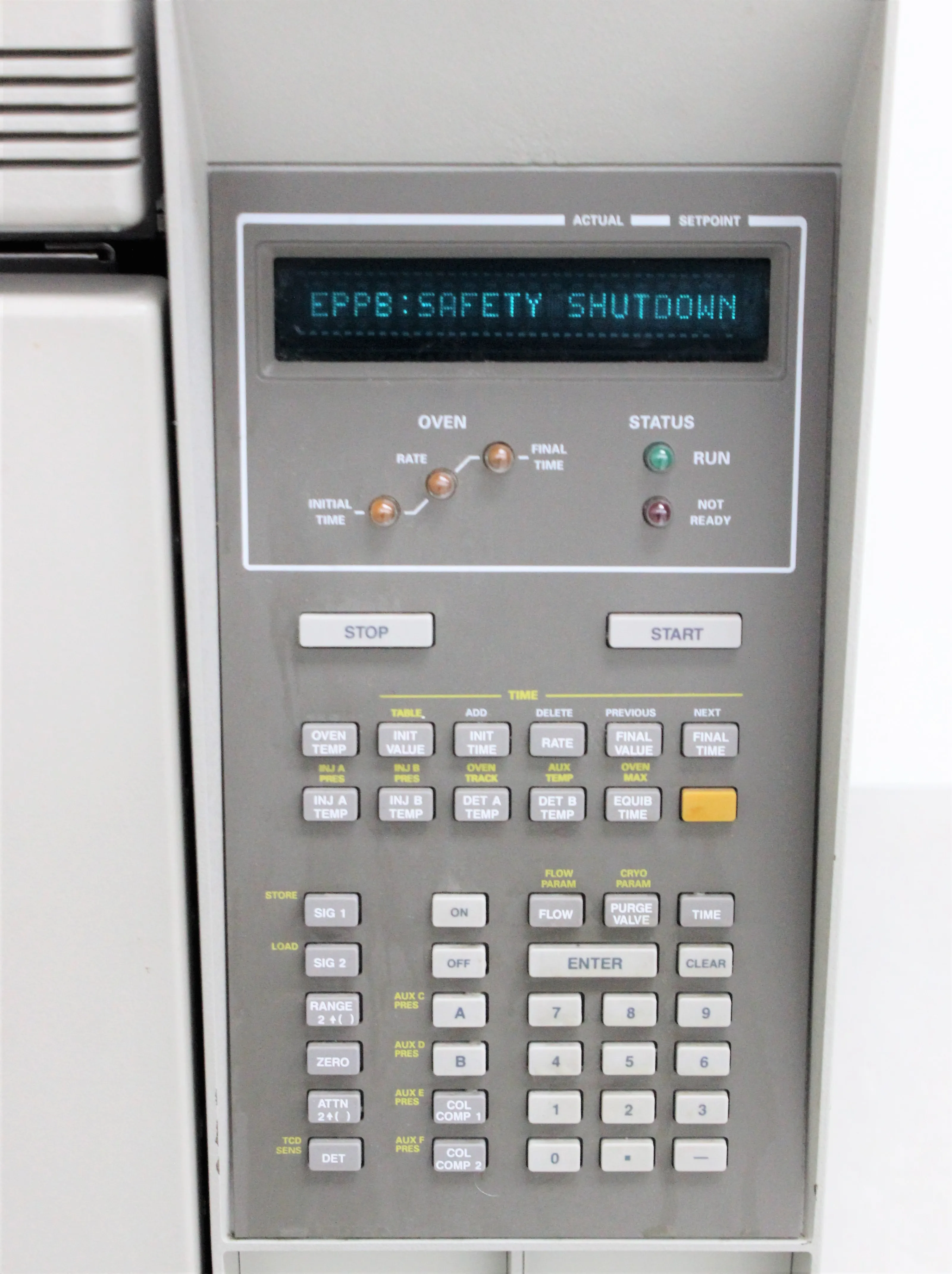 HP 5890 Series II Gas Chromatograph - For Parts or Not Working (AS-IS, Error EPPB Safety Shutdown)