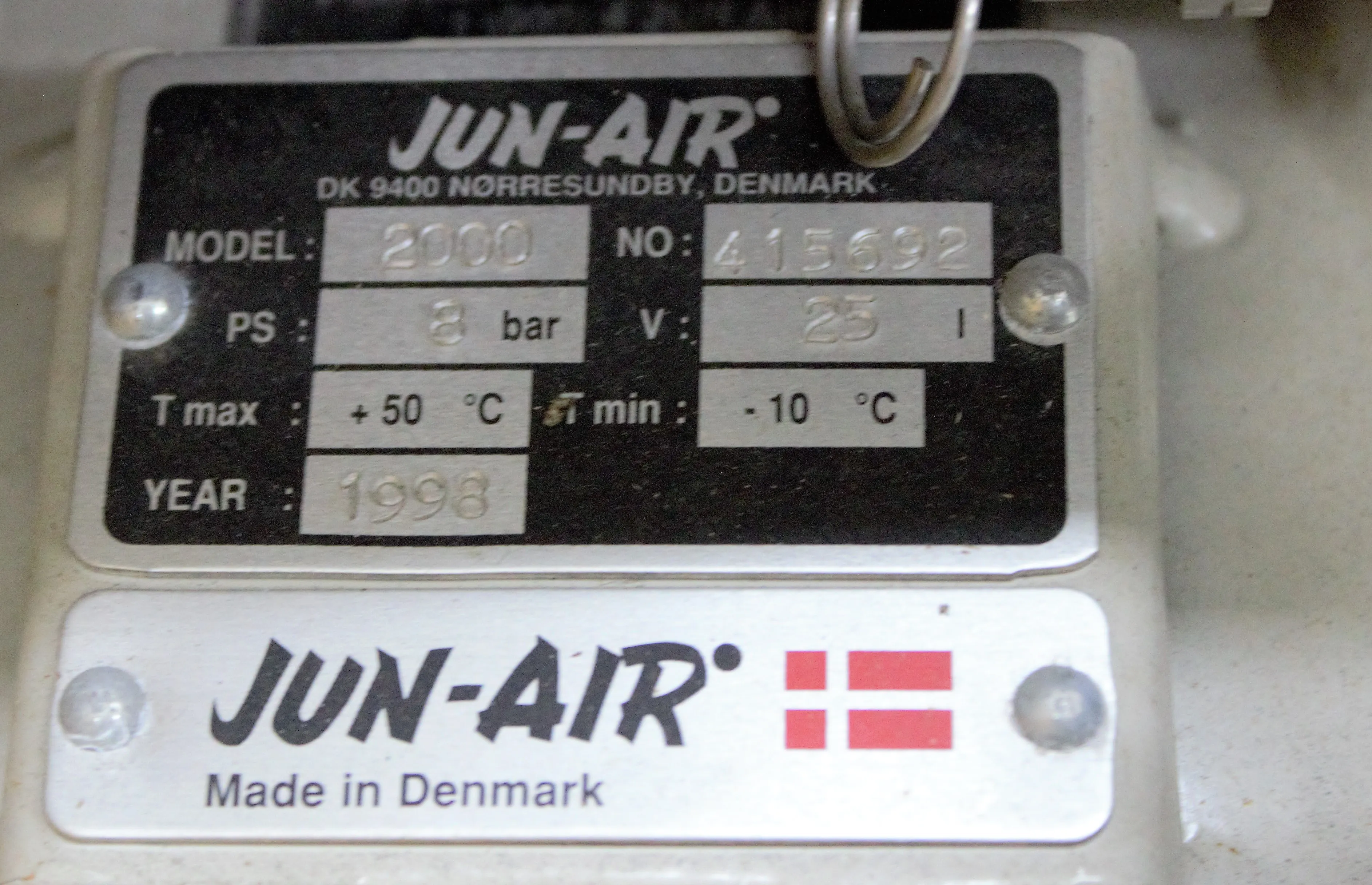 Jun-Air 2000 Oil-free Air Compressor Cabinet Unit