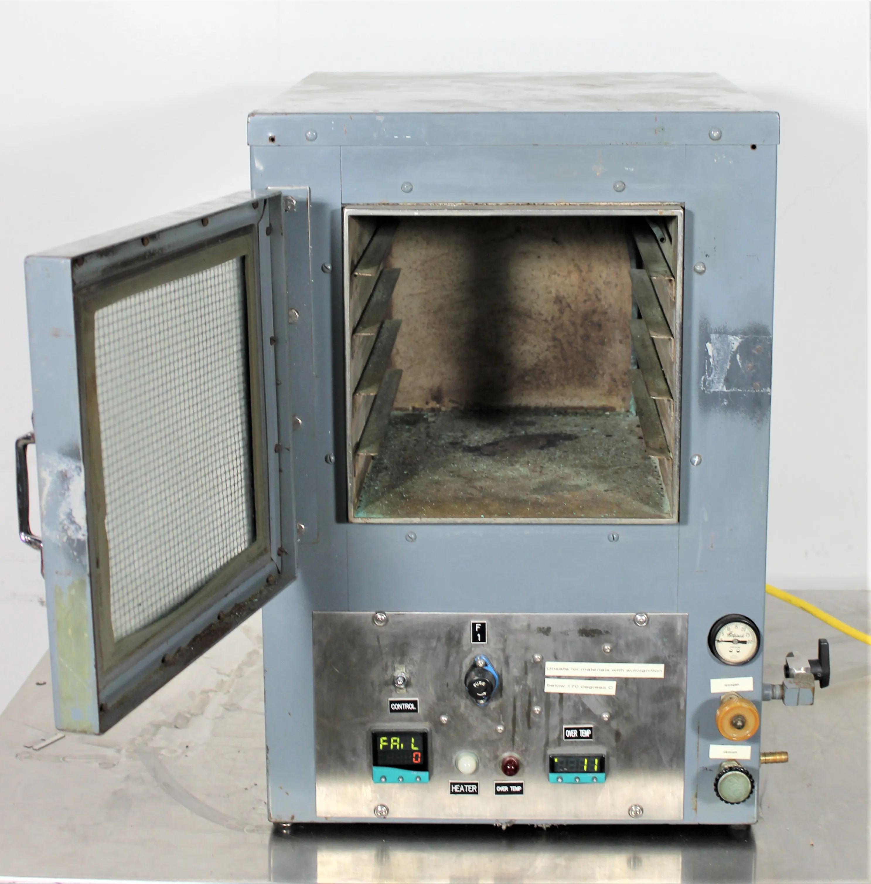 Hotpack 633 Vacuum Oven