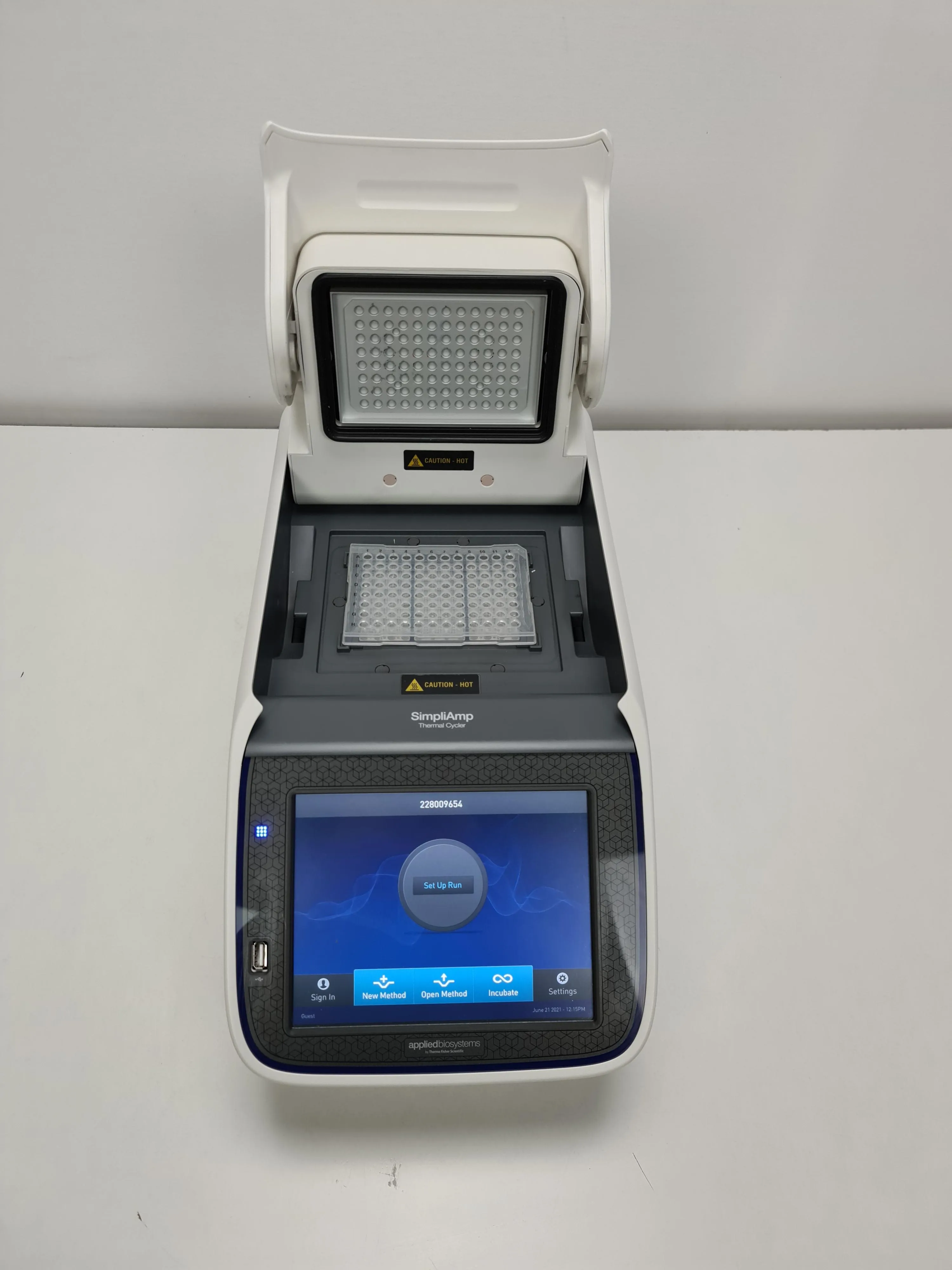 Applied Biosystems SimpliAmp Thermal Cycler A24812 PCR